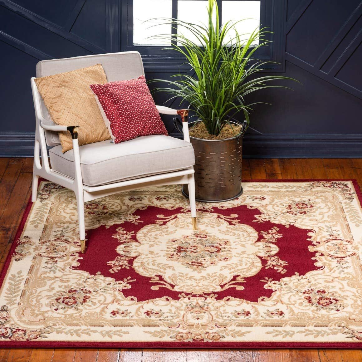 Versailles Classic Medallion 4' Square Rug in Rich Red