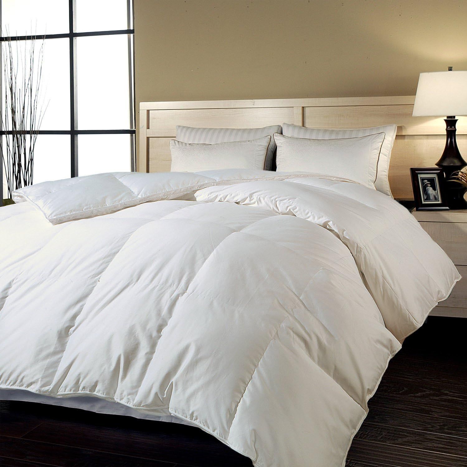 King White Cotton Down Alternative Reversible Bedspread