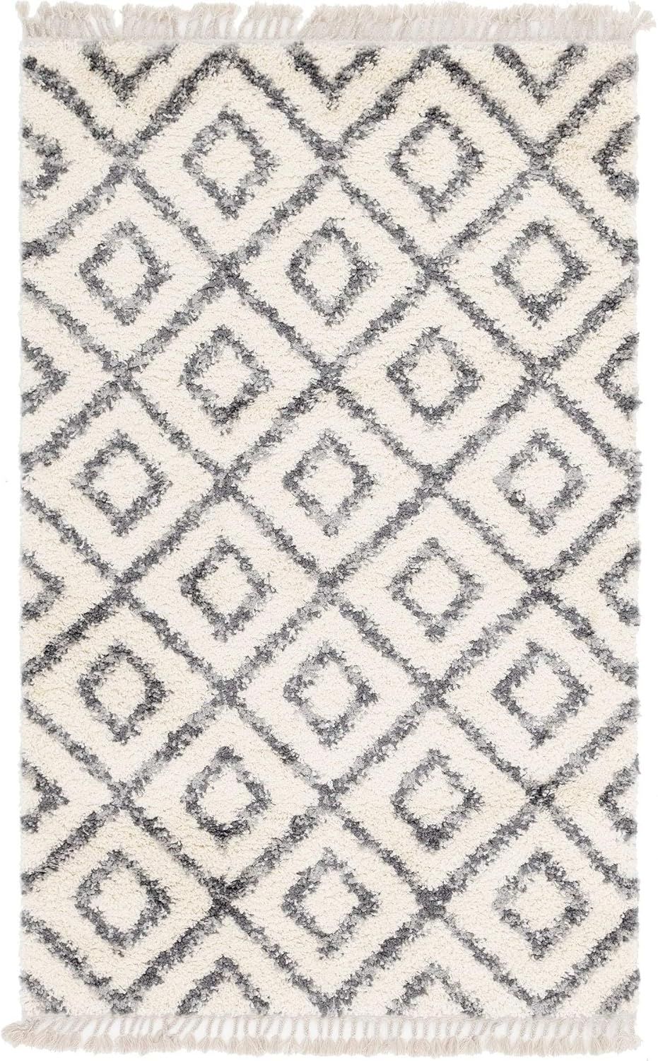 Ivory Geometric Braided Edge Shag Rug 5' x 8'