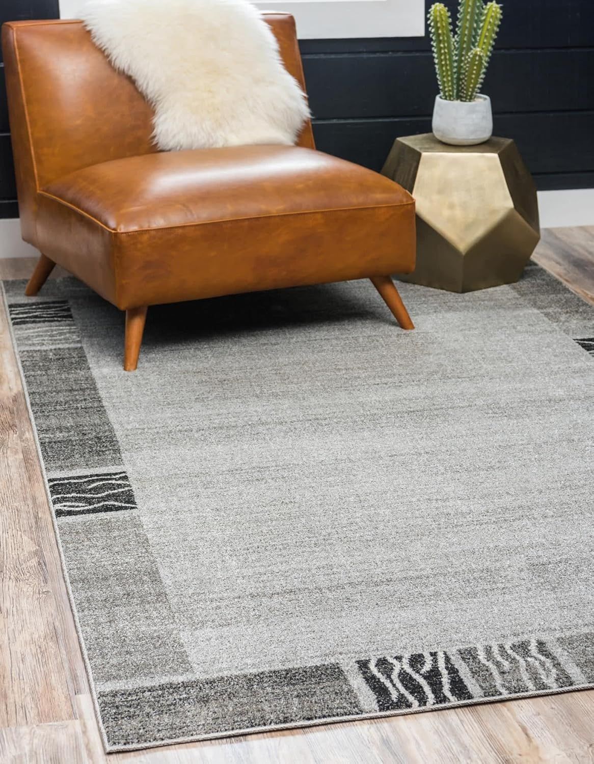 Modern Reversible Tufted Rug in Soft Gray - Easy Care, Stain-Resistant