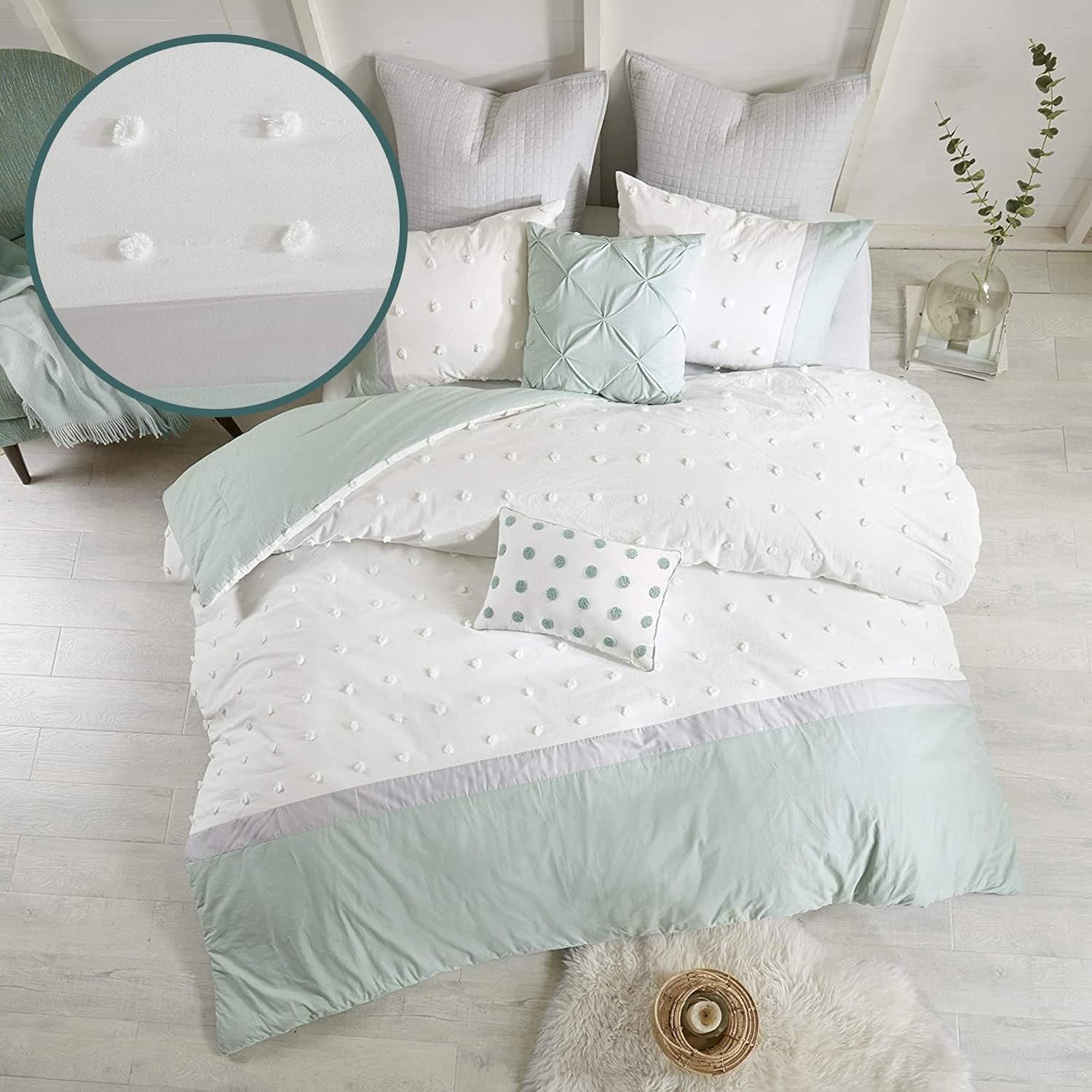 Ivory and Seafoam Cotton Full Comforter Set with Decorative Pillows