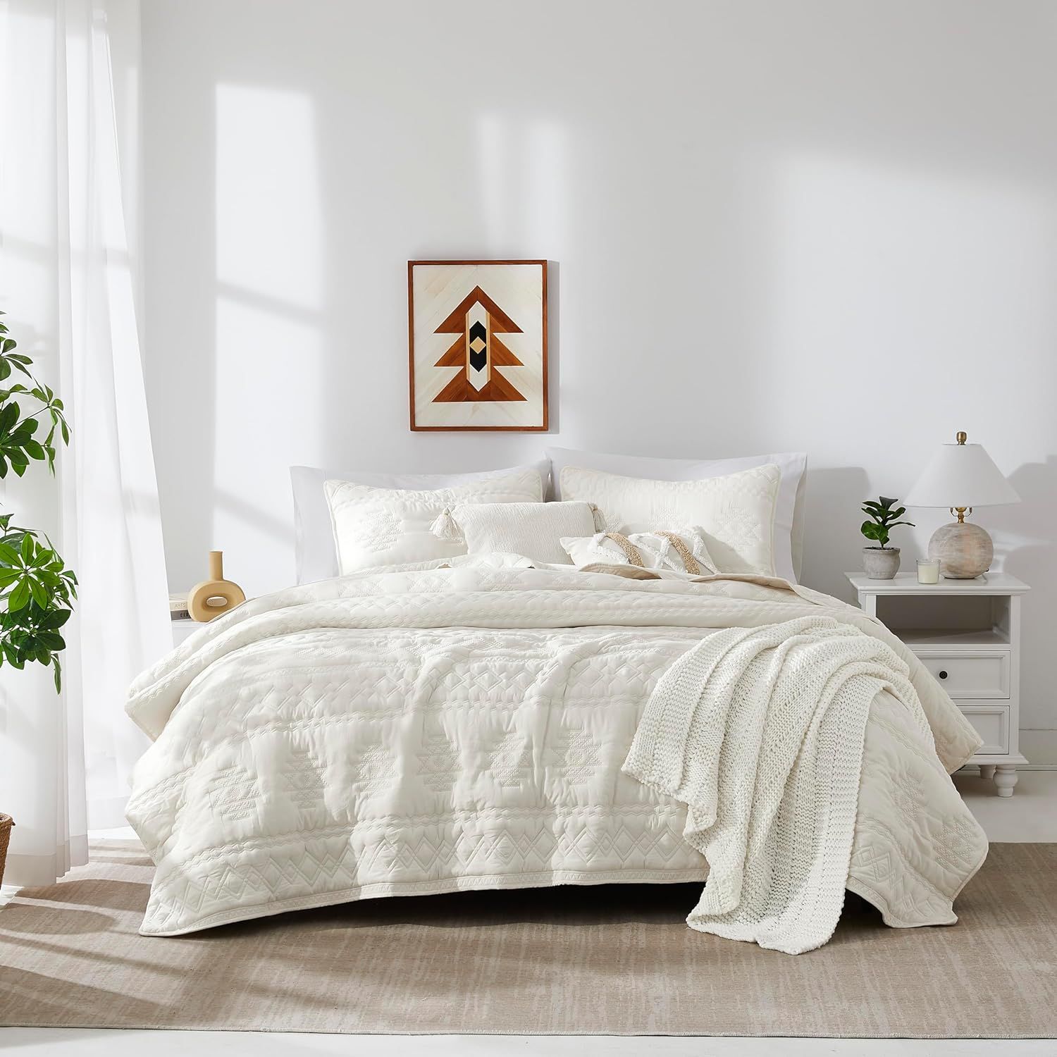 Ivory California King Polyester Bedspread Set with Pillow Shams