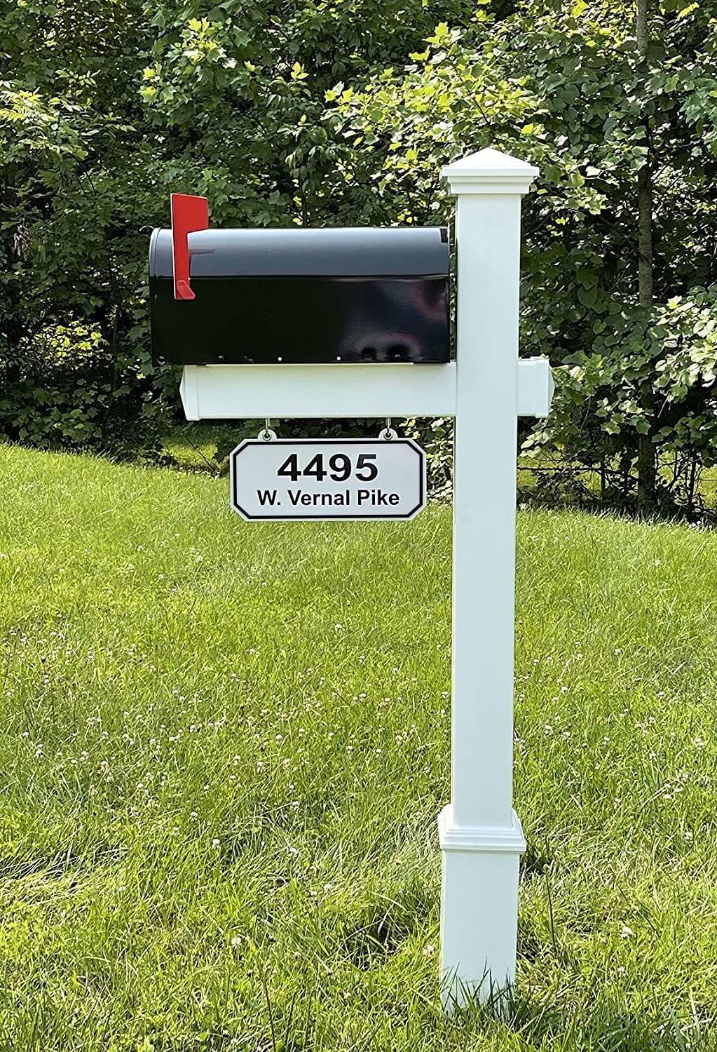 White Vinyl Mailbox Post with Black Steel Mailbox