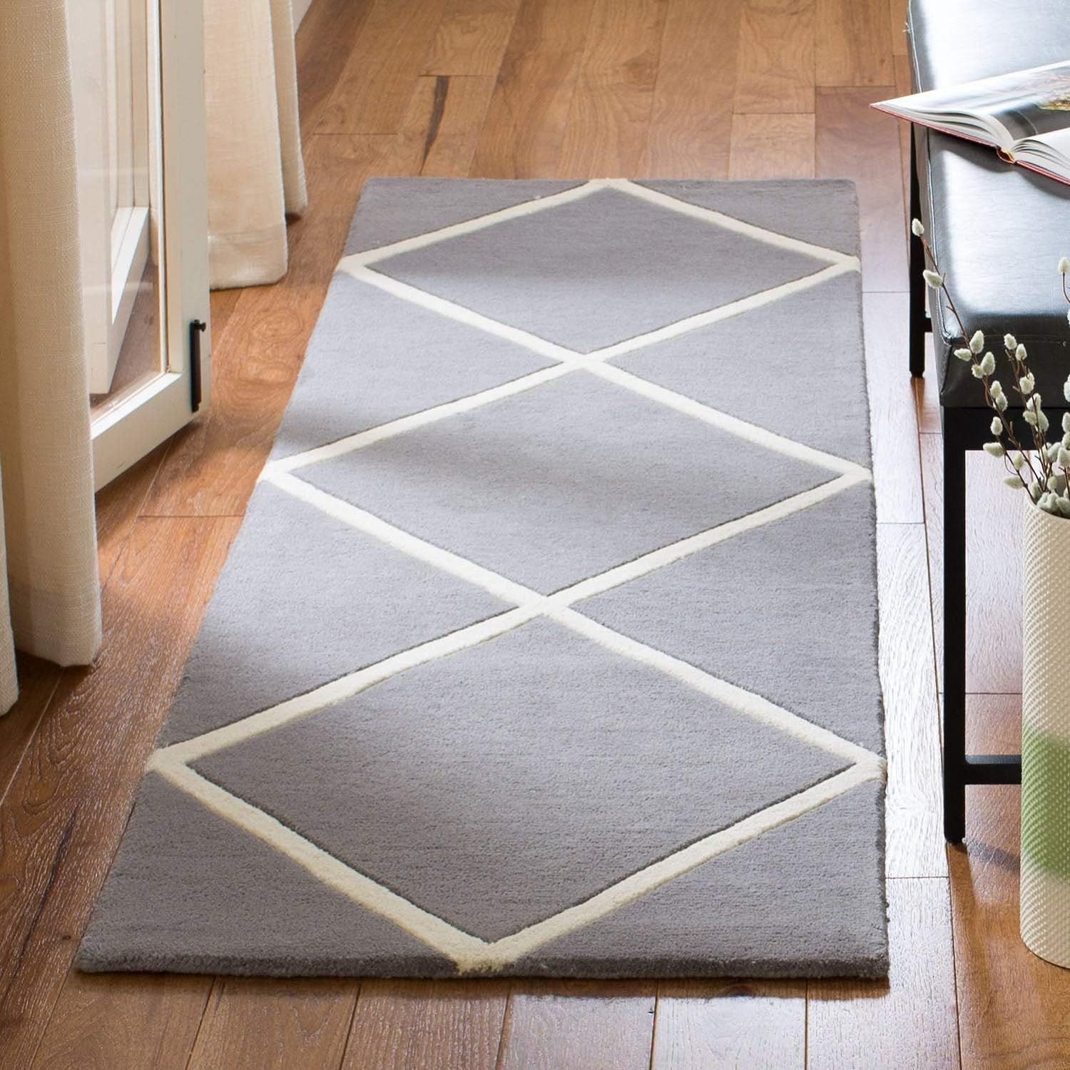 Elegant Off-White Hand-Tufted Wool Runner Rug, 2'3" x 7'