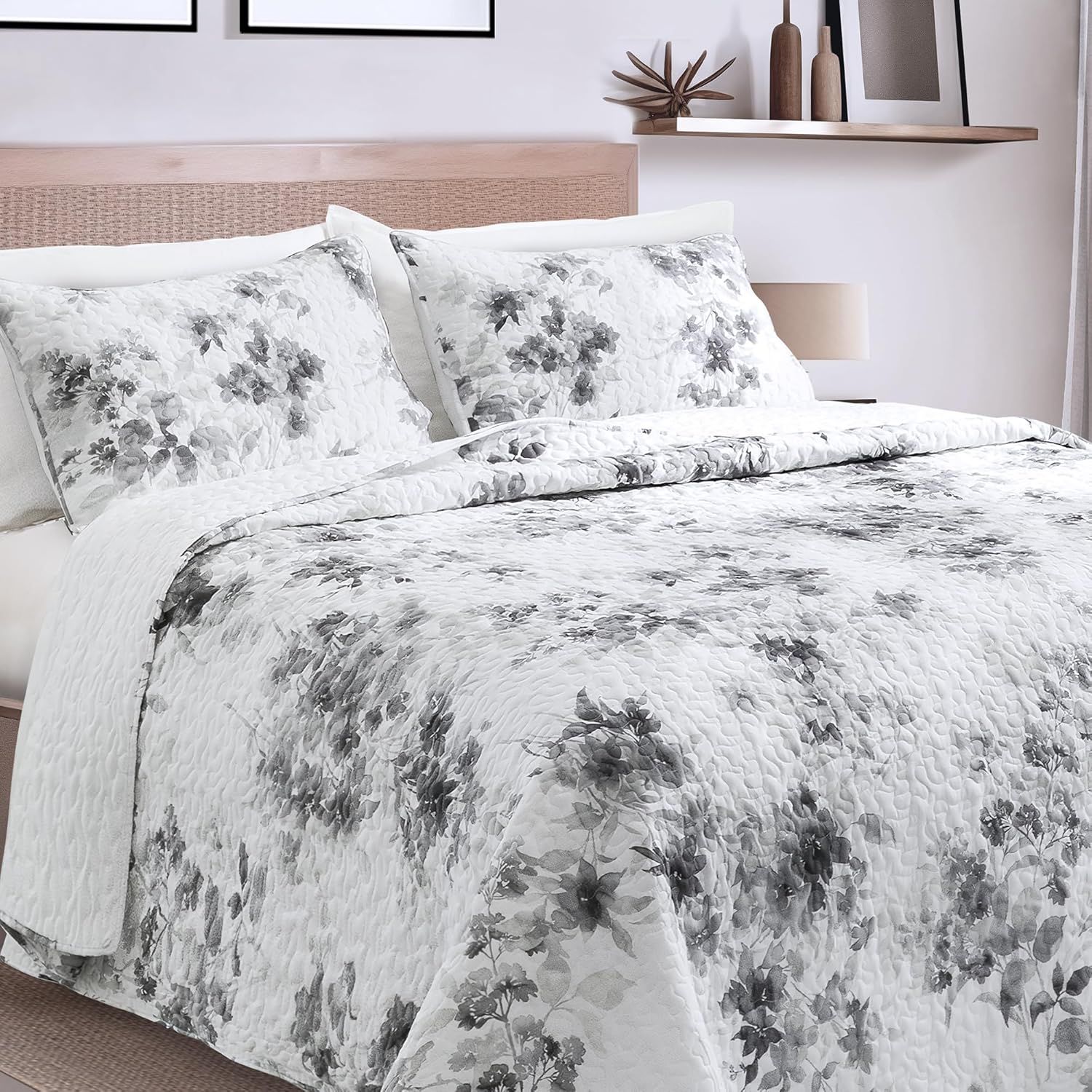 Full White and Gray Microfiber Floral Quilt Set