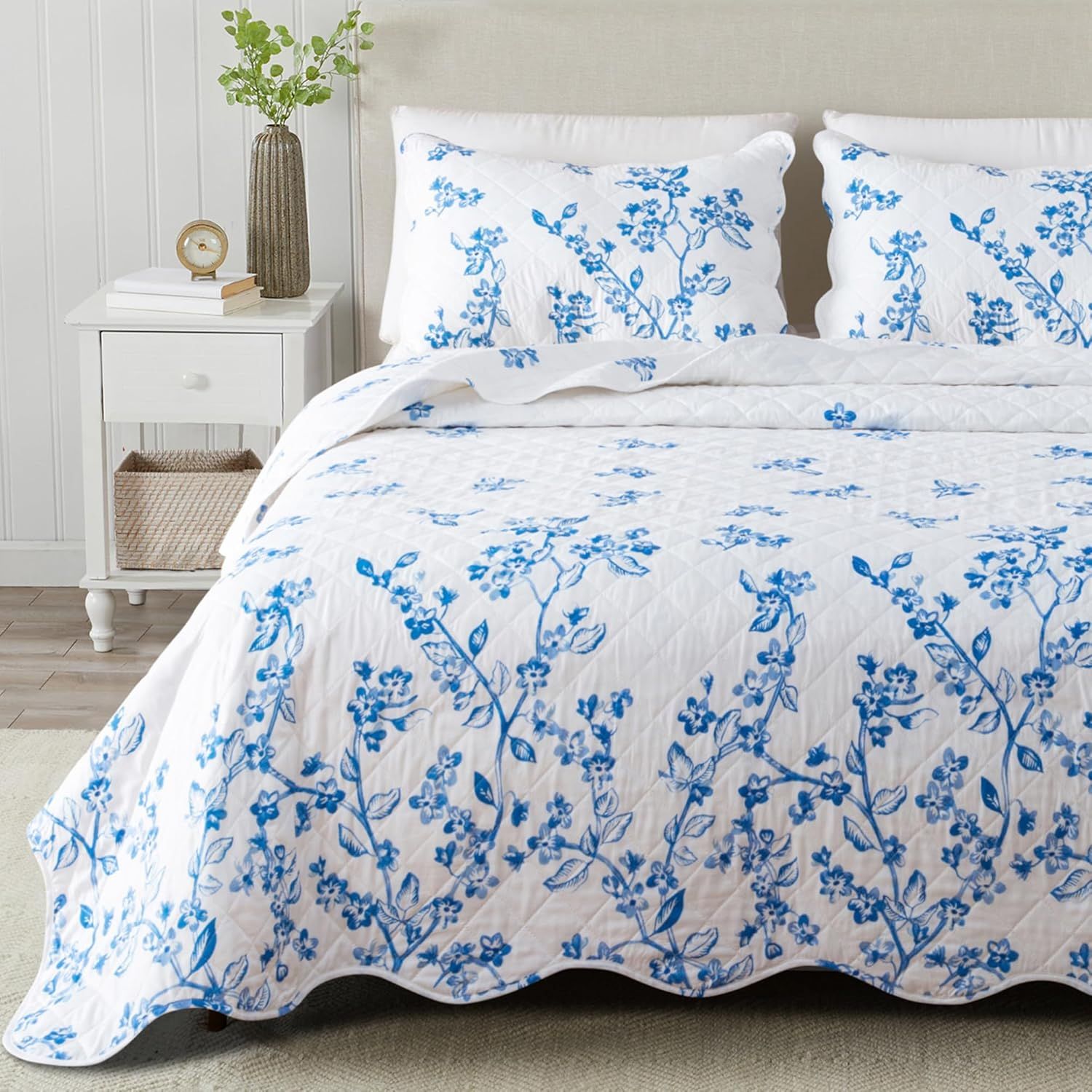 Blue and White Floral Microfiber Full Quilt Set