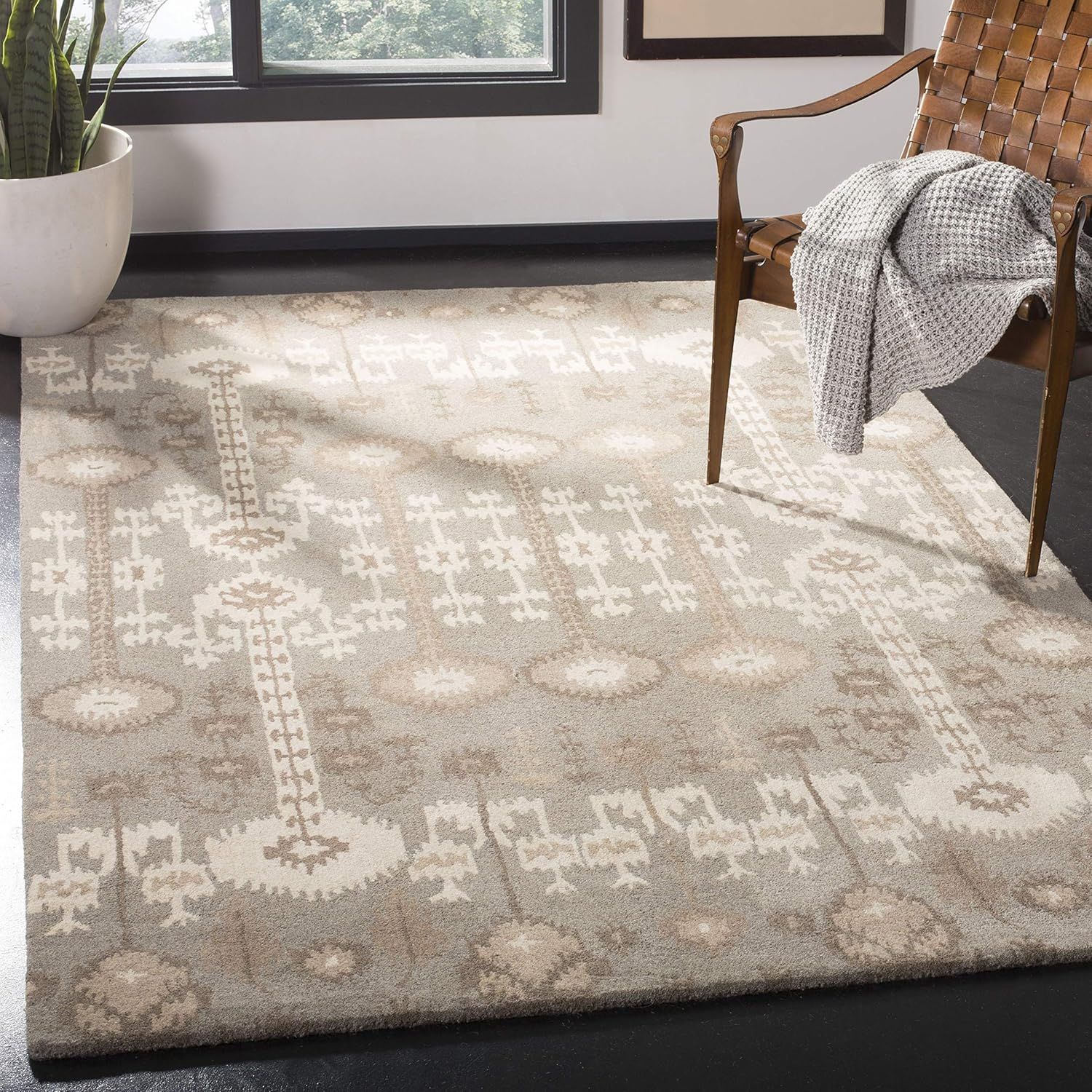 Luxurious Hand-Tufted Woolen 9' x 12' Rectangular Area Rug