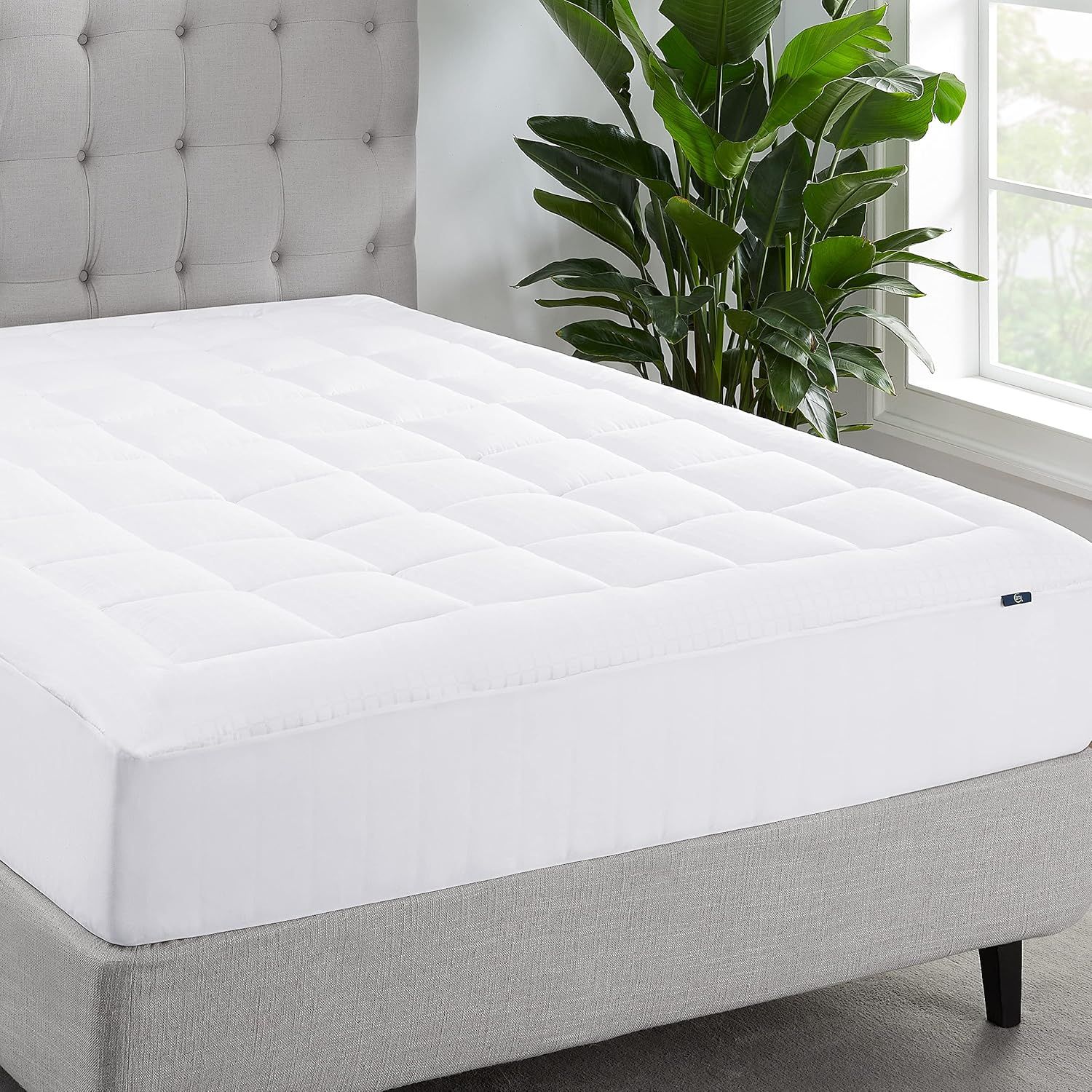 Queen White Cotton Down Alternative Mattress Cover with Deep Pockets