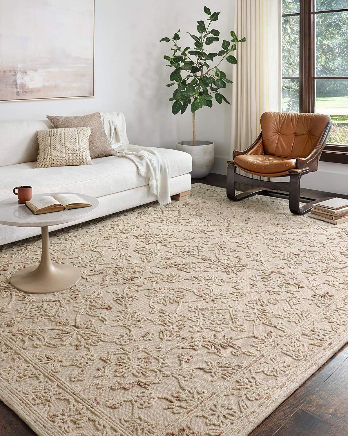 Ivory Elegance Handmade Wool Area Rug - 42" x 66"