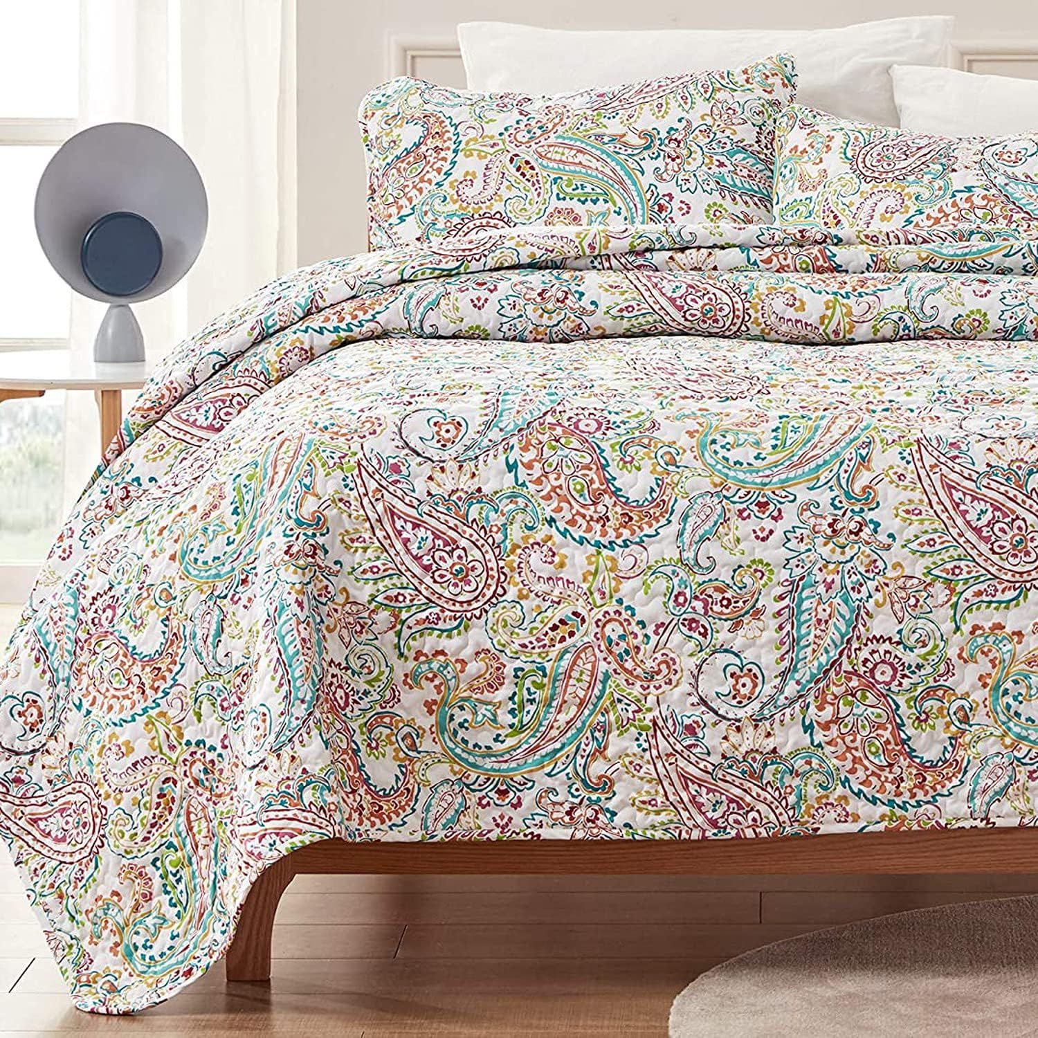 Full Paisley Reversible Microfiber Quilt Set with Shams