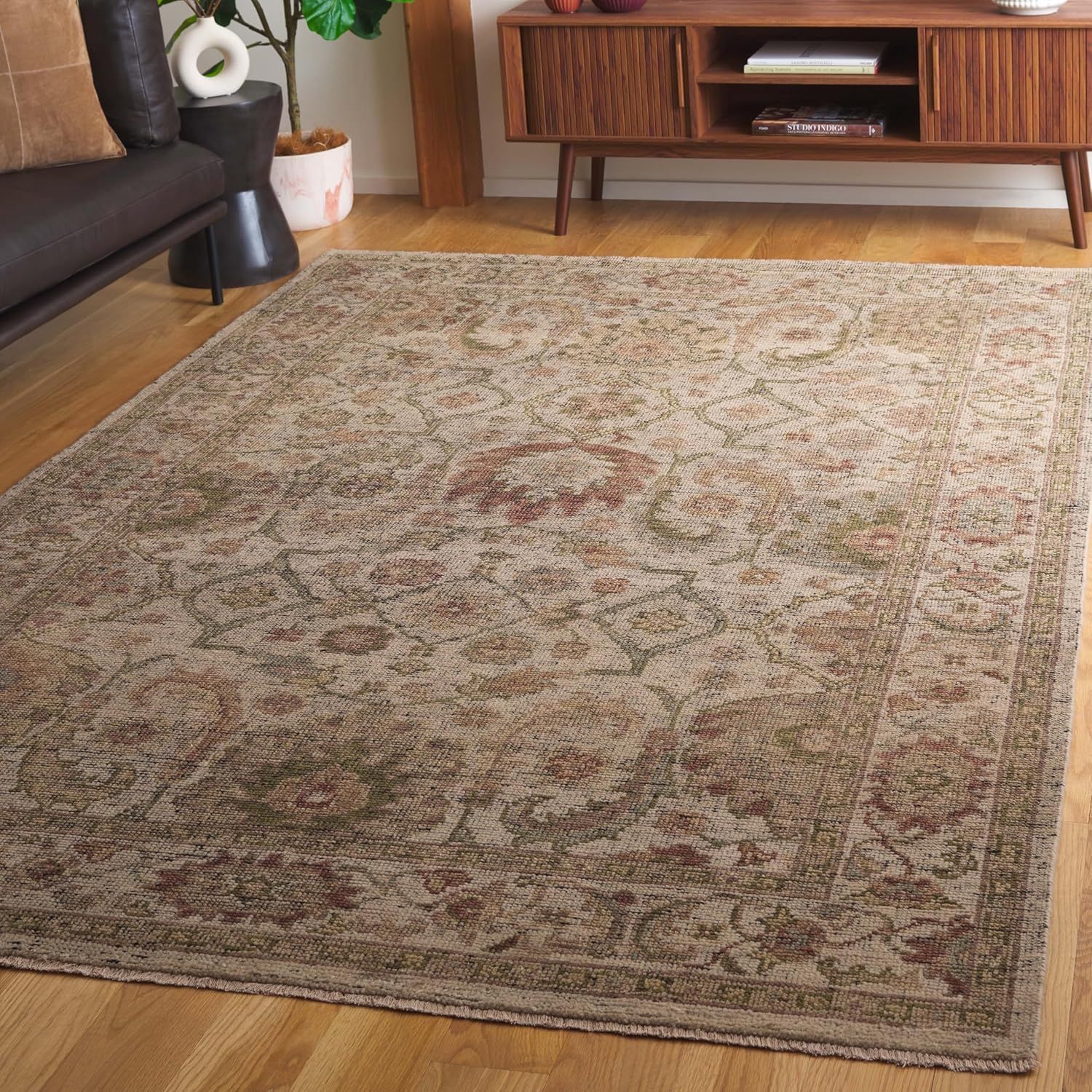 Hand Knotted Wool Oriental Rug