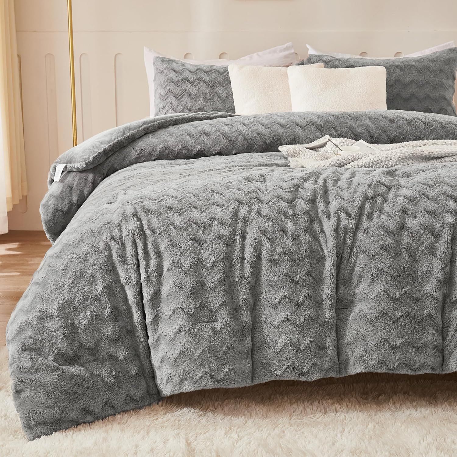 Gray Reversible Queen Sherpa Comforter Set with Pillowcases