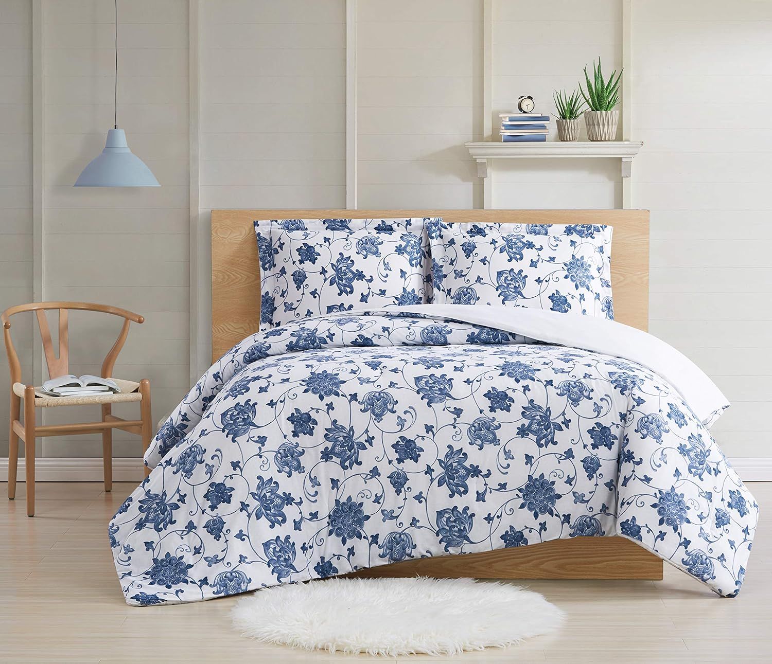 Blue and White Cotton Twin Reversible Bedspread Set