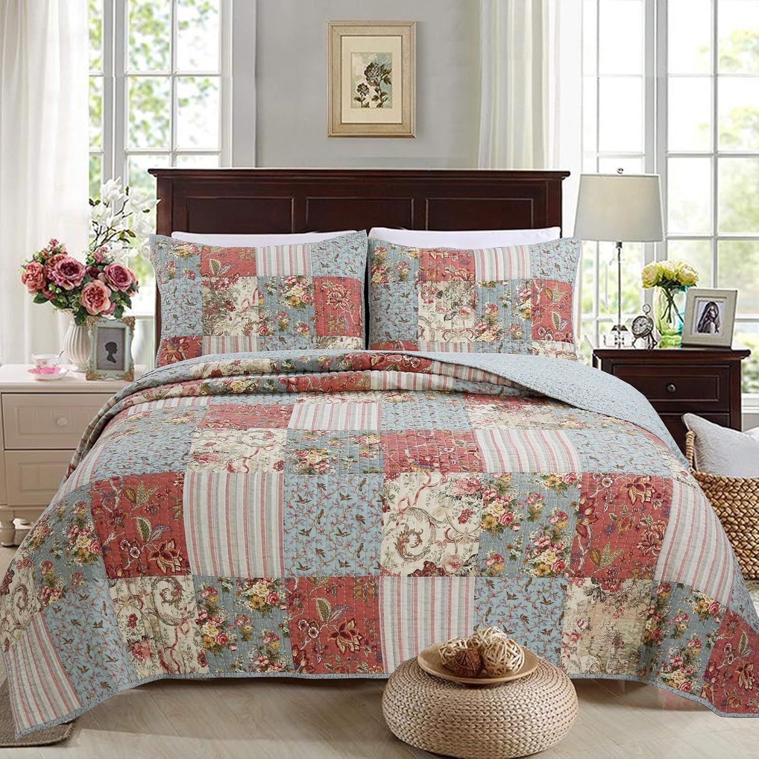 Ivory Floral Reversible Cotton Queen Quilt Set