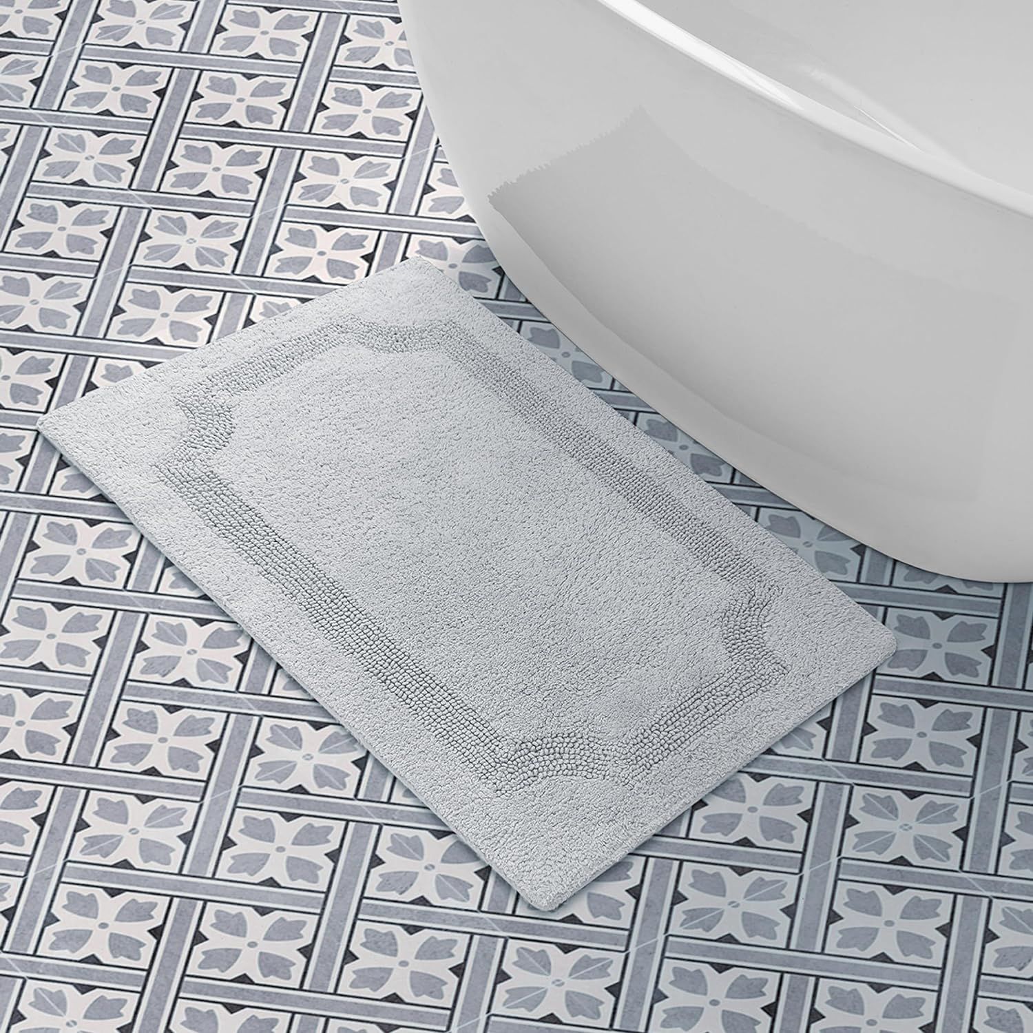Light Gray Cotton Reversible Bath Mat 21 x 34 Inches