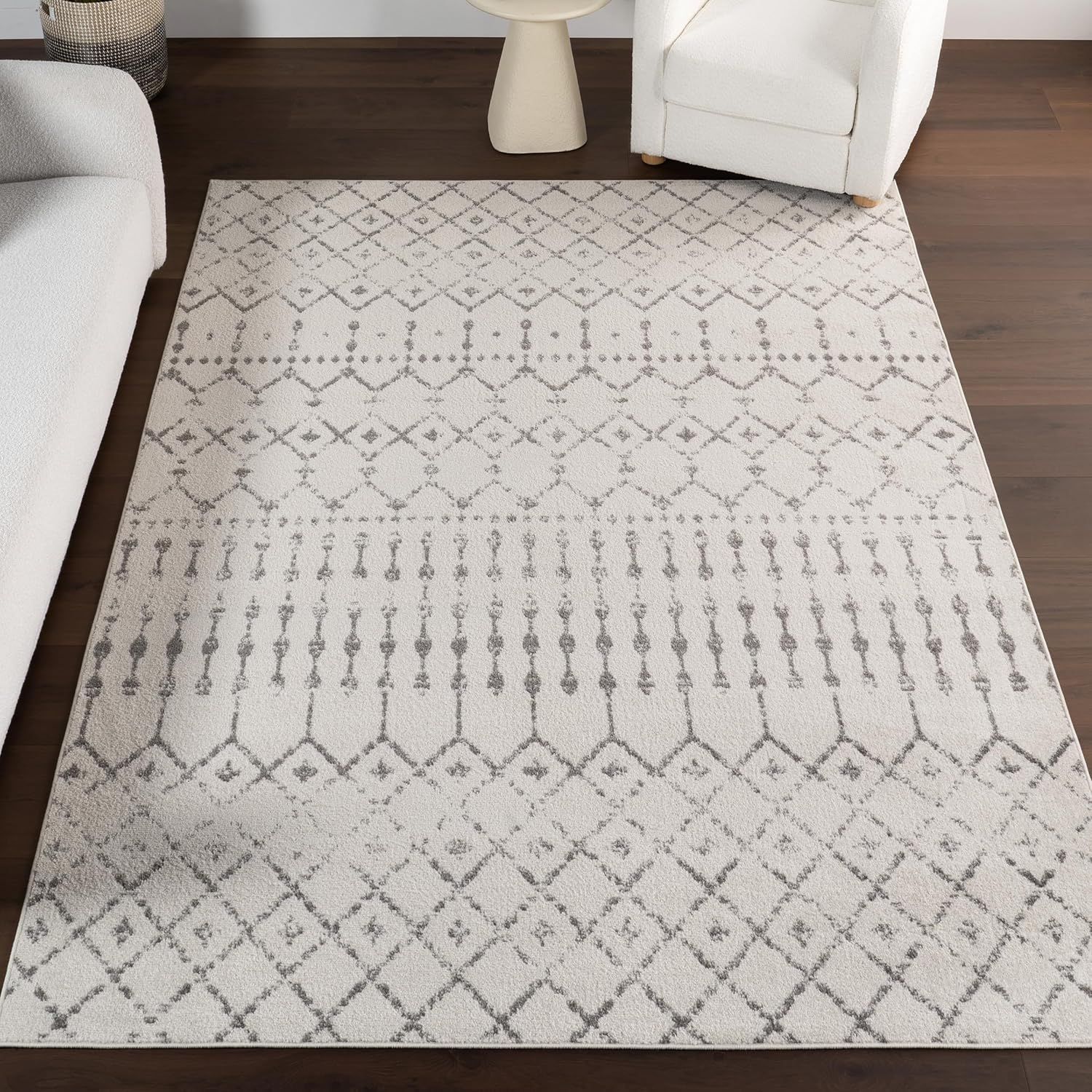 Modern Geometric Gray Synthetic 4'x6' Easy-Care Area Rug