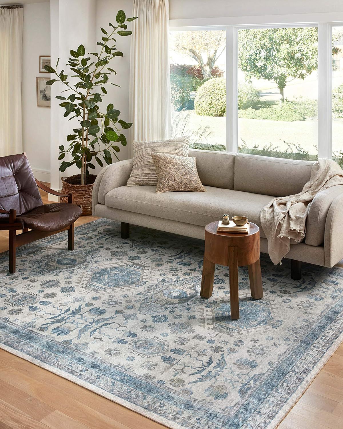 Ivory Medallion Runner Rug in Wool and Synthetic Blend, 30x90