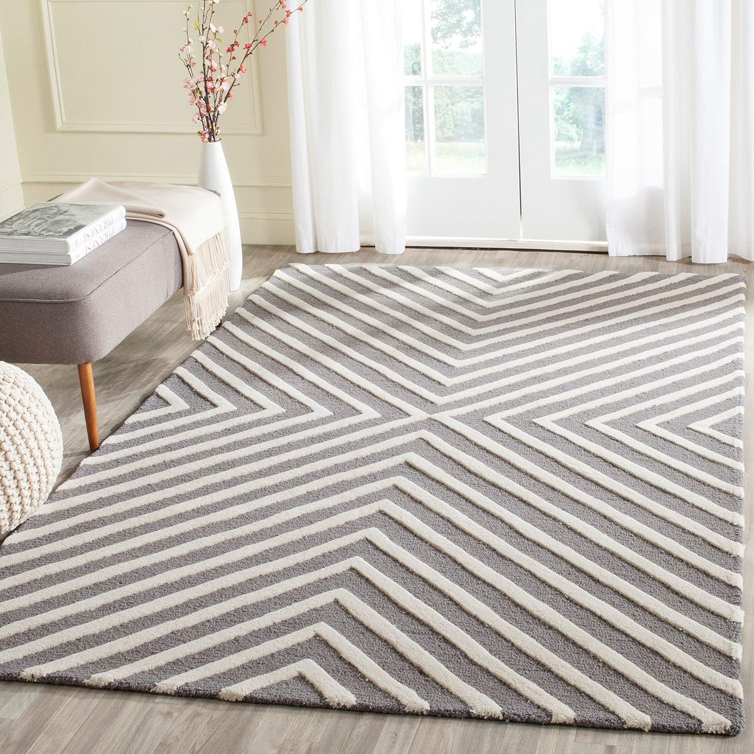 Elegant Dark Grey & Ivory Hand-Tufted Wool 5' x 8' Area Rug