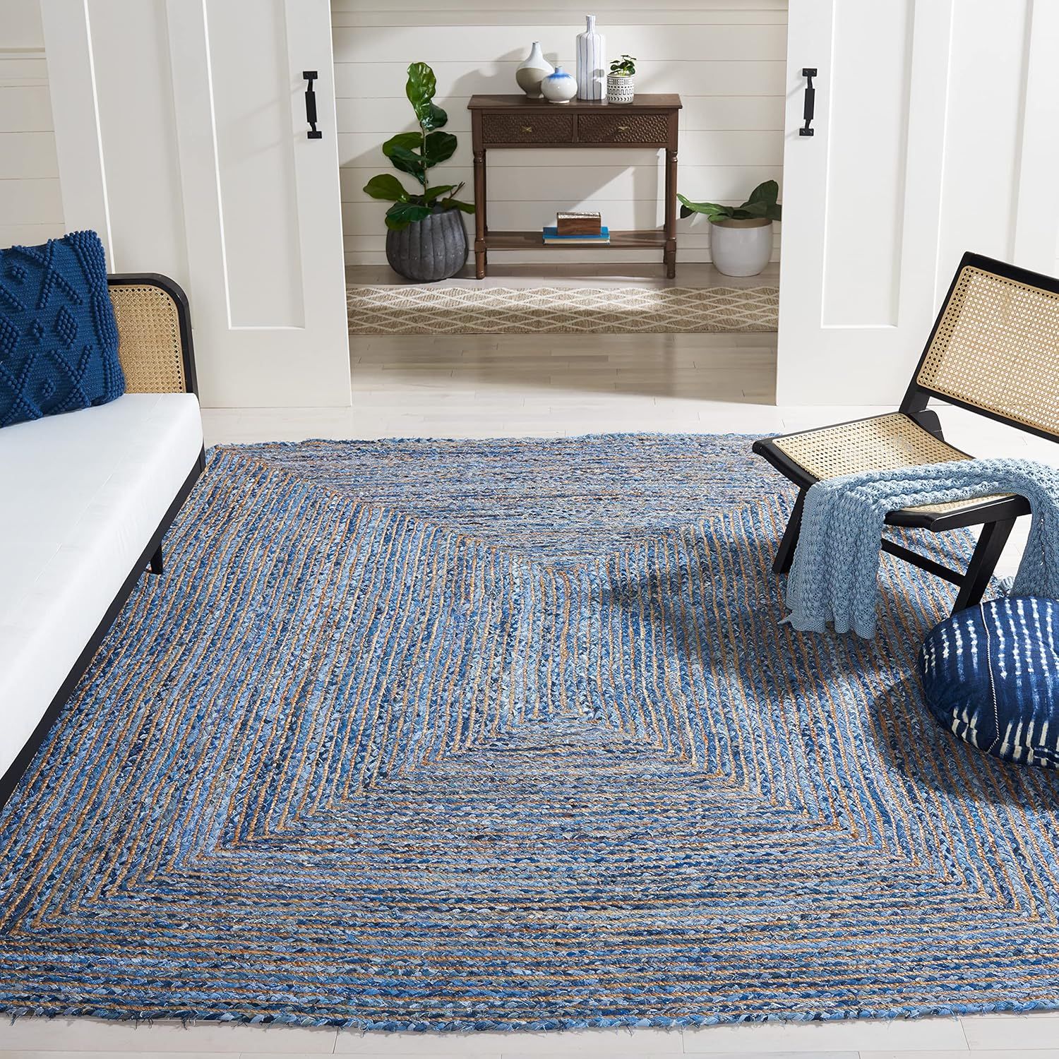 Boho-Chic Blue and Natural 6' x 9' Handwoven Jute Rug