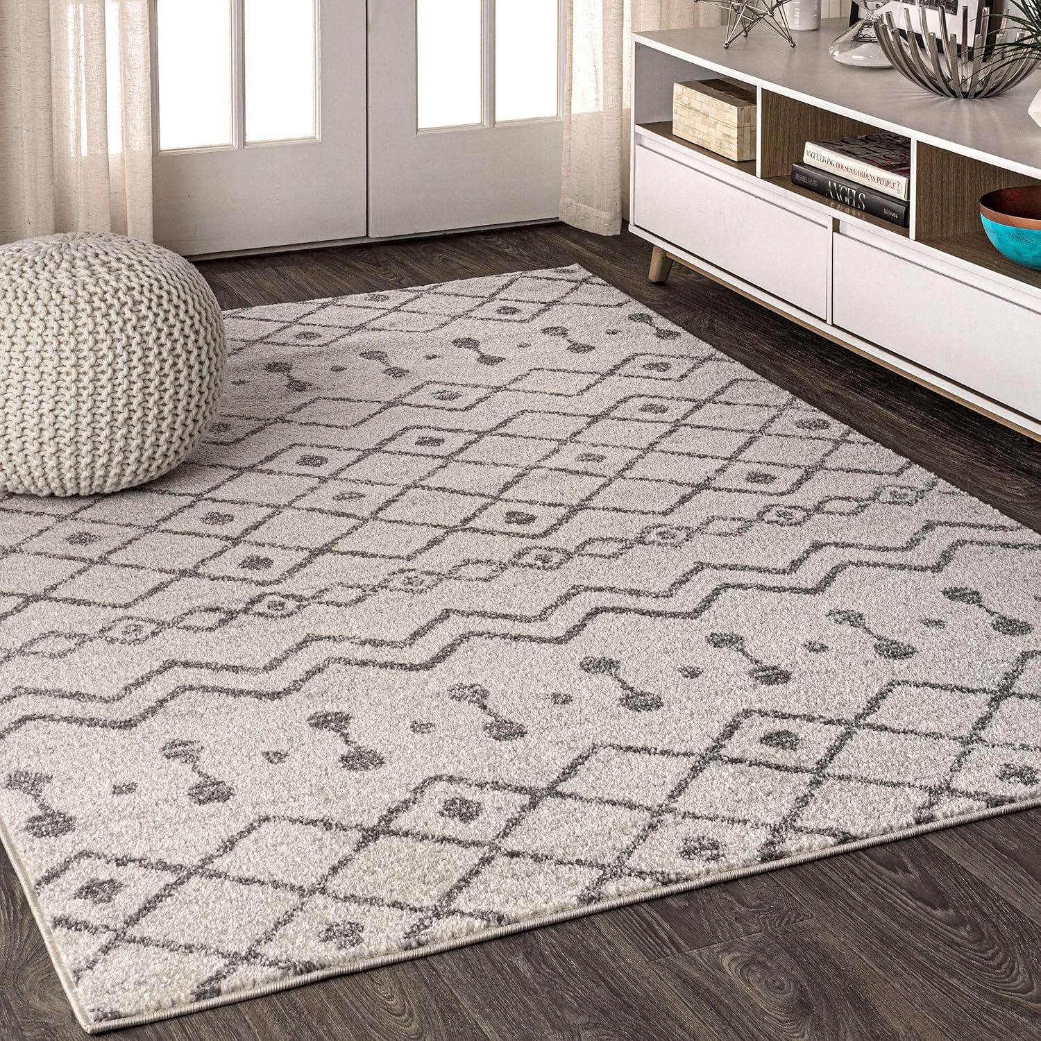 Aksil Moroccan Gray and Cream Geometric Area Rug, 5 ft x 8 ft