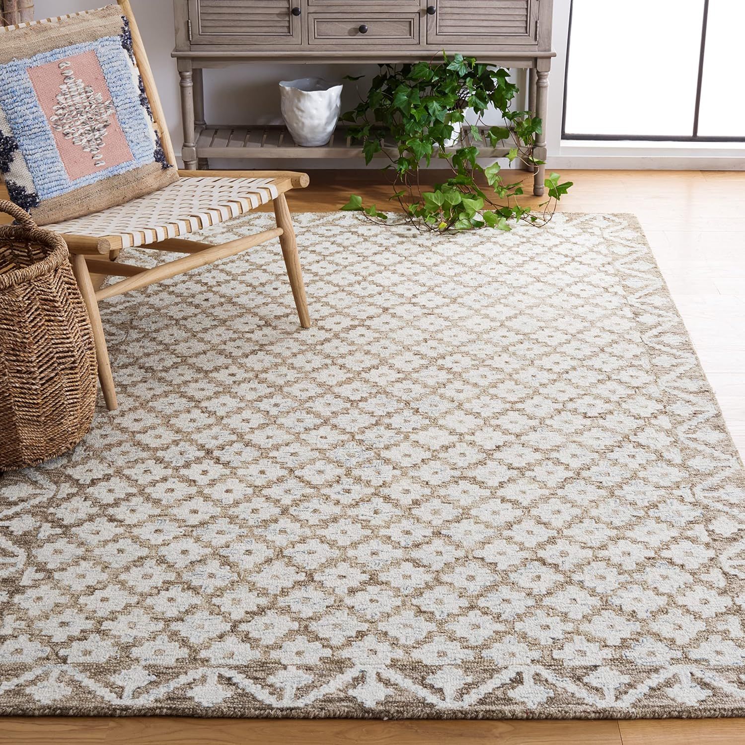 Hand-Tufted Elegance Beige & Sage Wool 3' x 5' Accent Rug