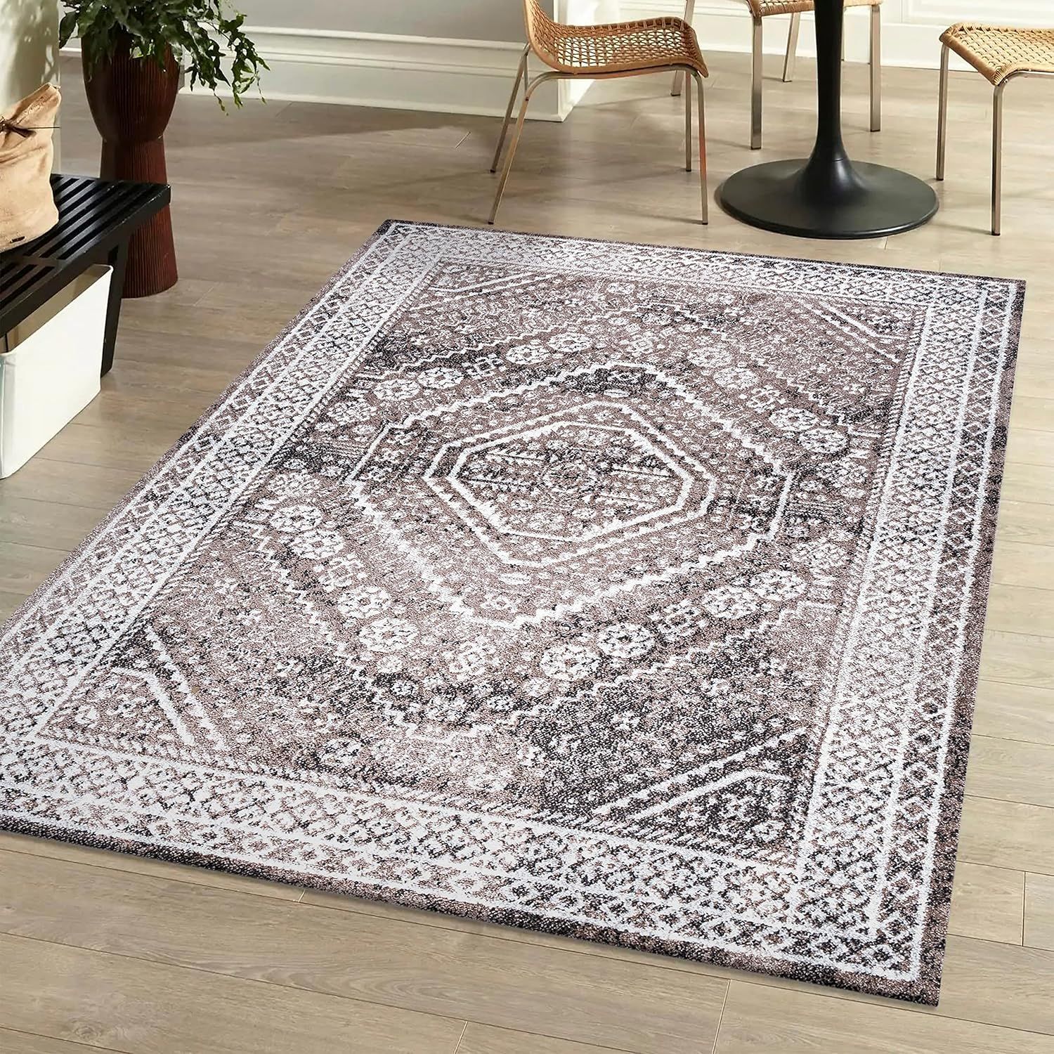 Bohemian Bliss Brown/Ivory Medallion 8'x10' Easy-Care Area Rug