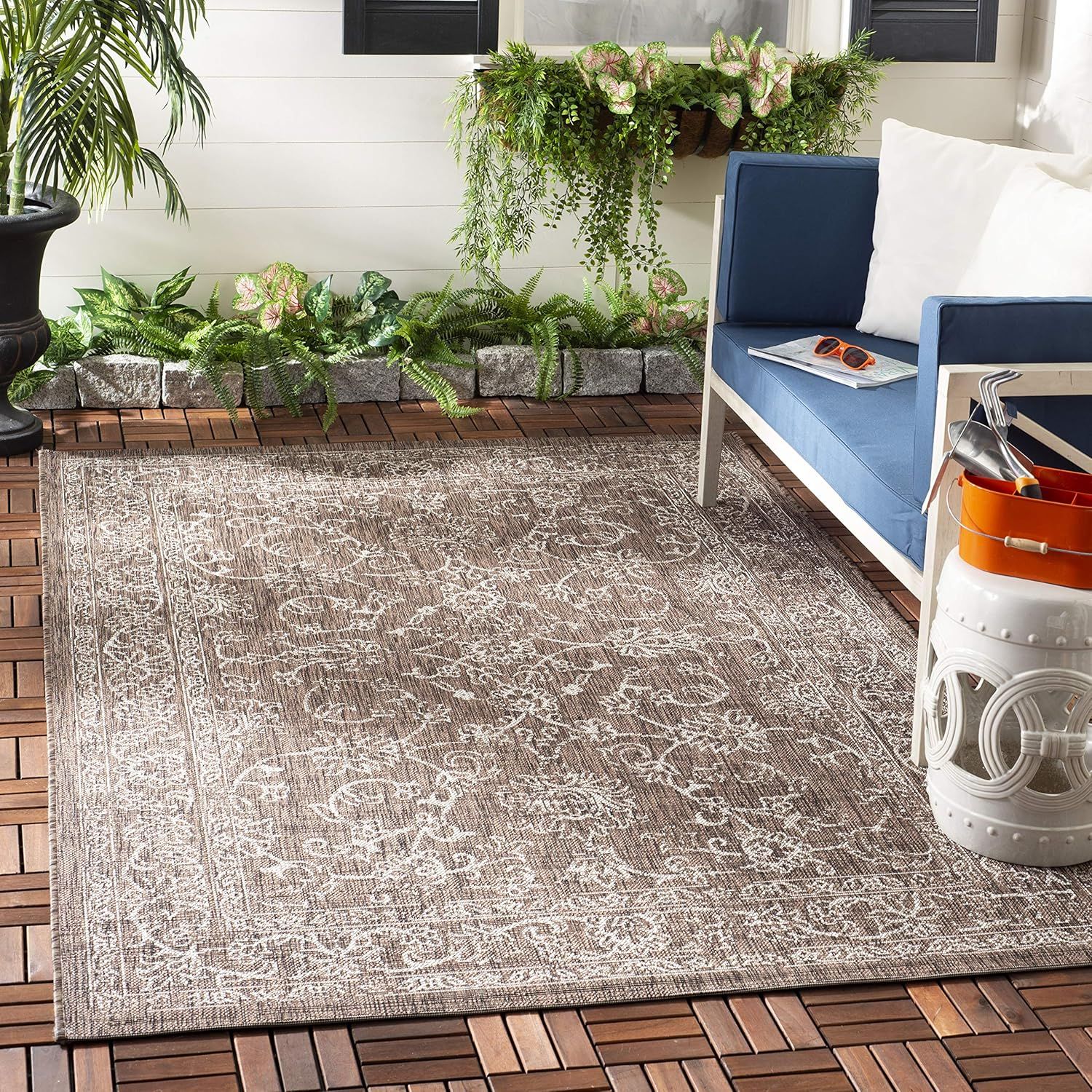 Reversible Brown Synthetic Indoor/Outdoor Rug, 31" x 4"