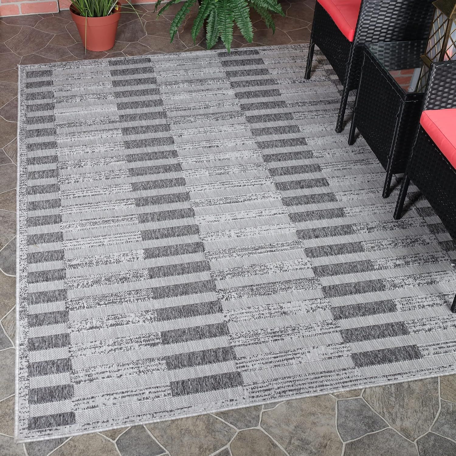 Lunaria Stripe Grey Synthetic 5'2" x 7'2" Indoor/Outdoor Rug