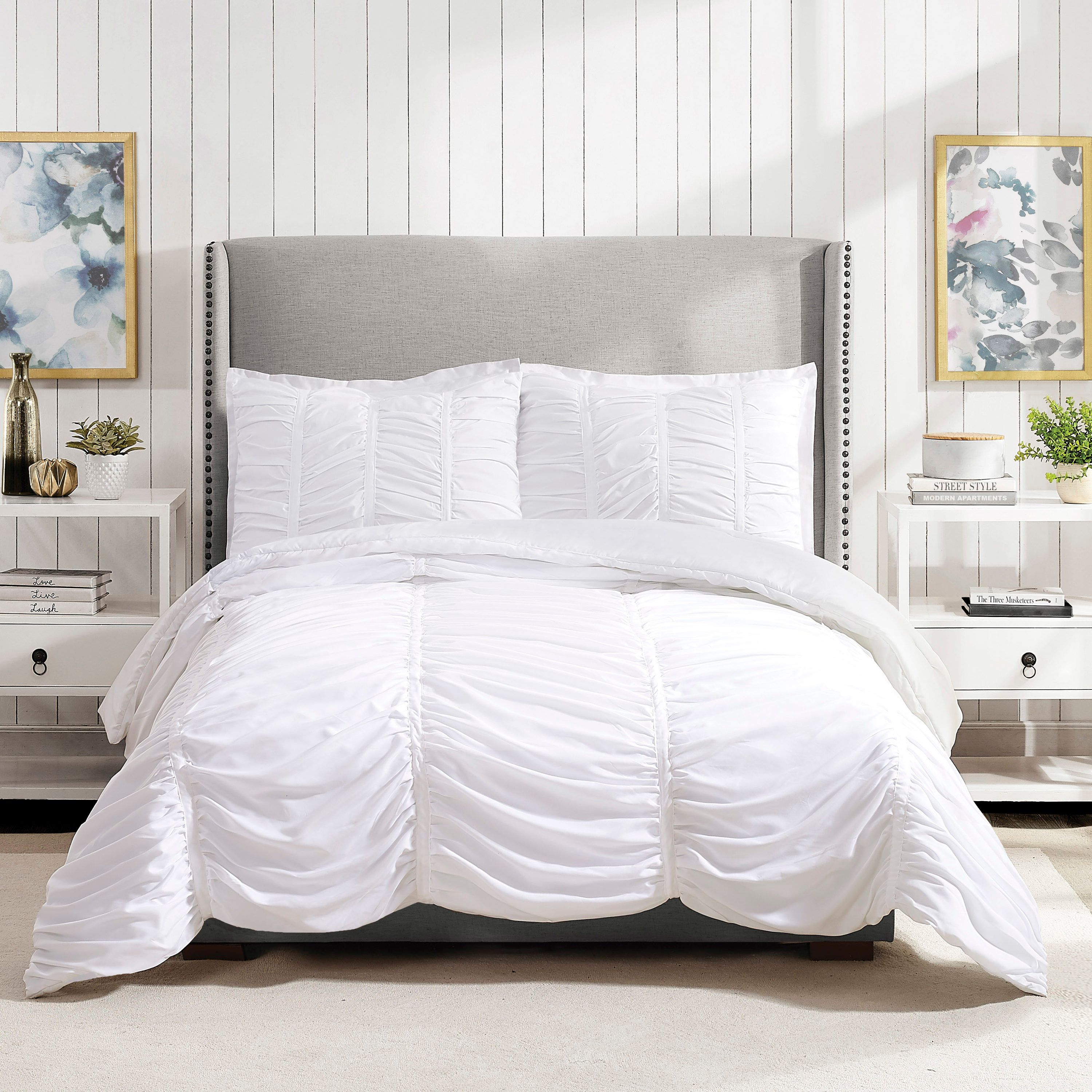 Modern Heirloom Emily Texture (White) 2 -Piece White Twin/Twin XL Comforter Set