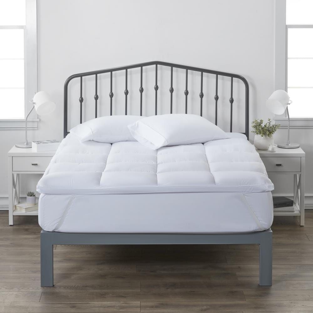 Super Soft White Down Alternative Queen Mattress Pad