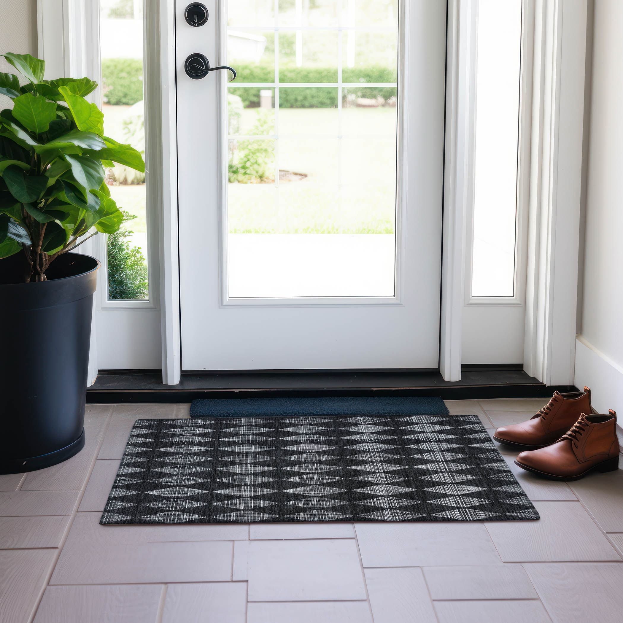 Charcoal Diamond Pattern Machine Washable Rug 1'8" x 2'6"