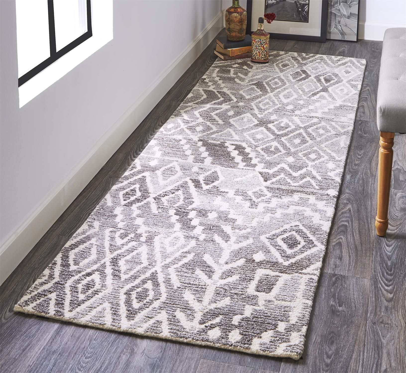 Gray Geometric Tufted Wool and Viscose Area Rug