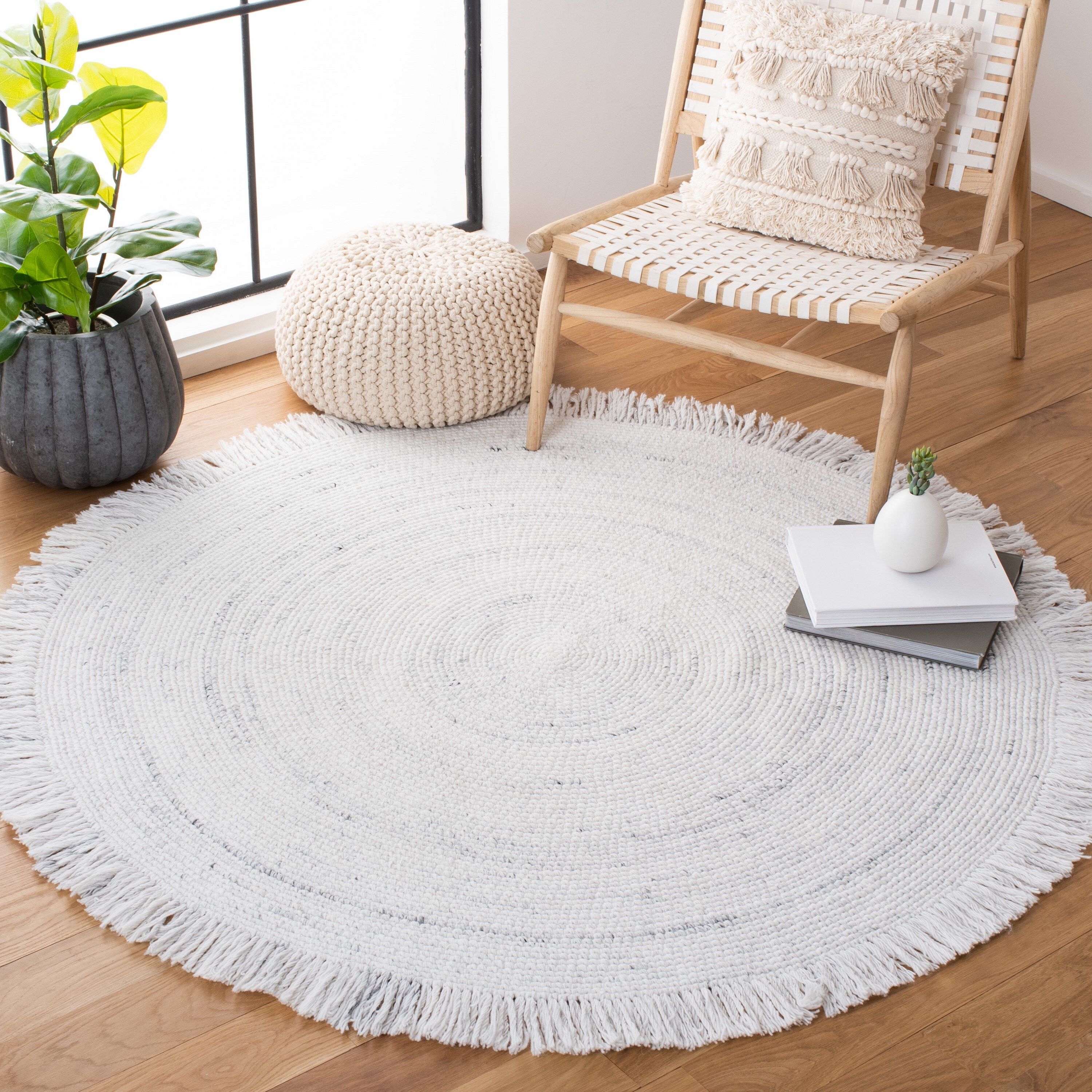 Ivory Braided Round Handmade Synthetic Area Rug, 4'