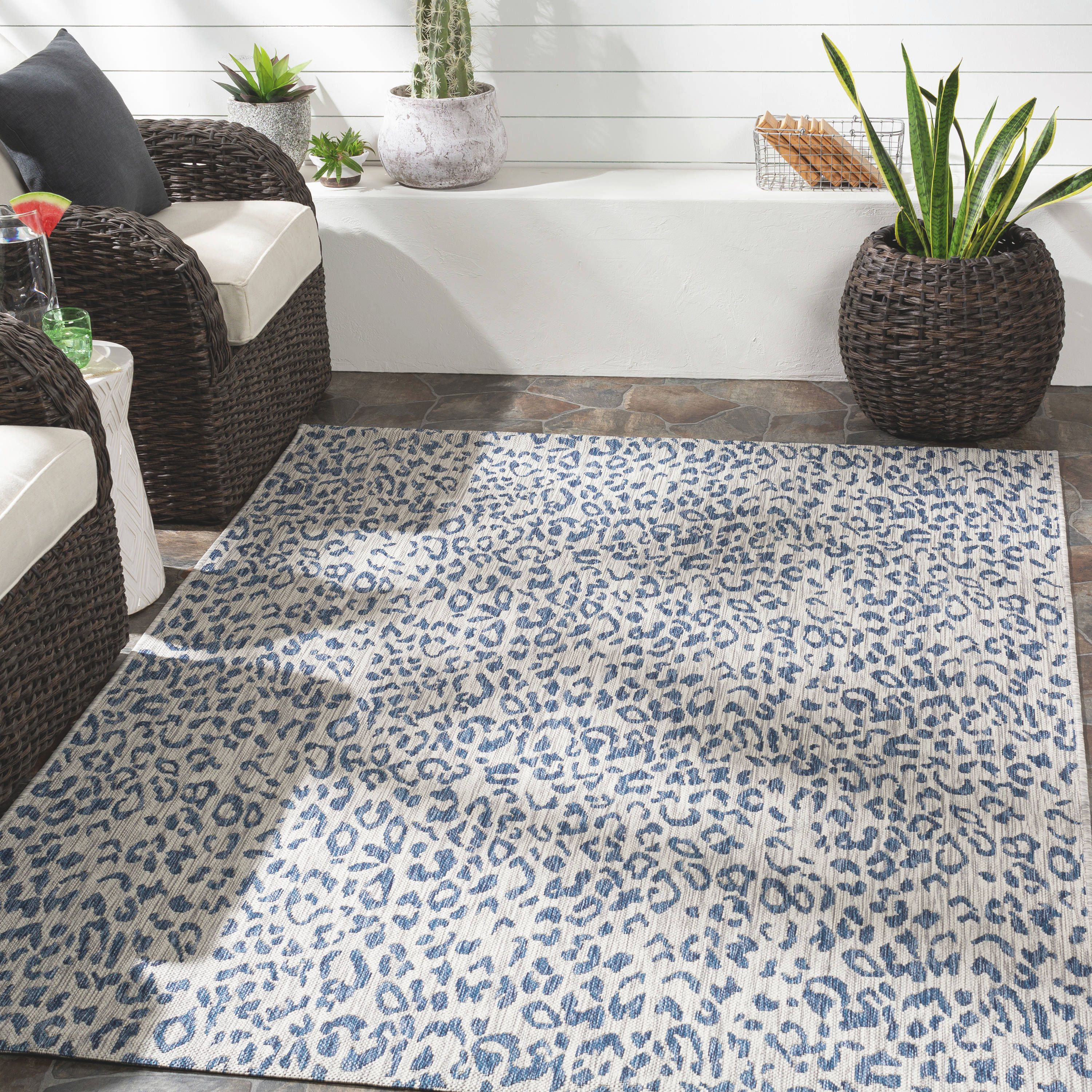 Alem Modern Navy Round Synthetic Leopard Spot Rug