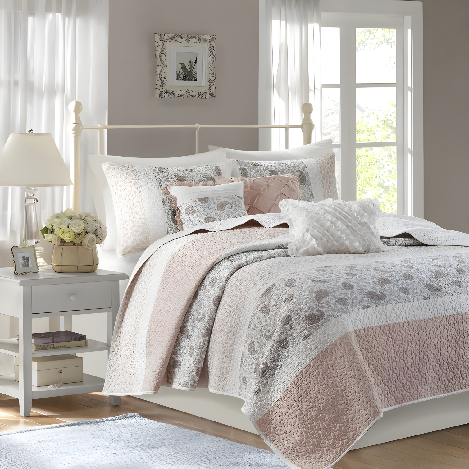 Blush King Cotton Reversible Quilt Set with Decorative Pillows