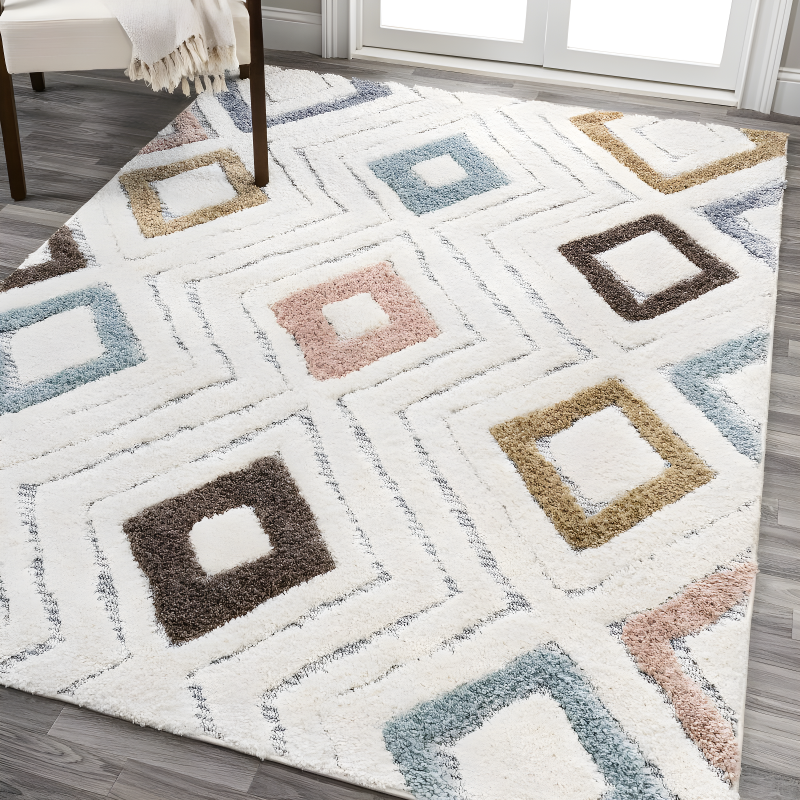 Amira Ivory Diamond High-Low 3' x 5' Synthetic Area Rug