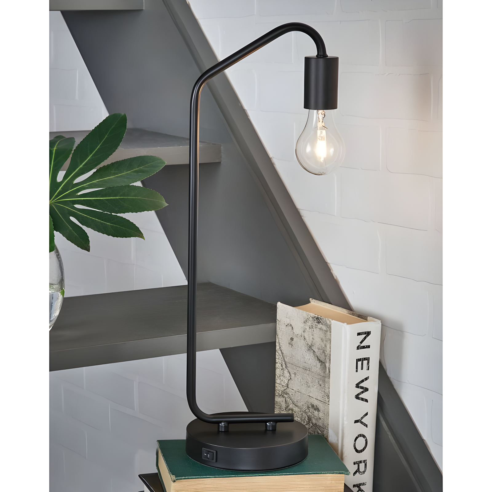 Covybend Black Metal Desk Lamp with USB Port