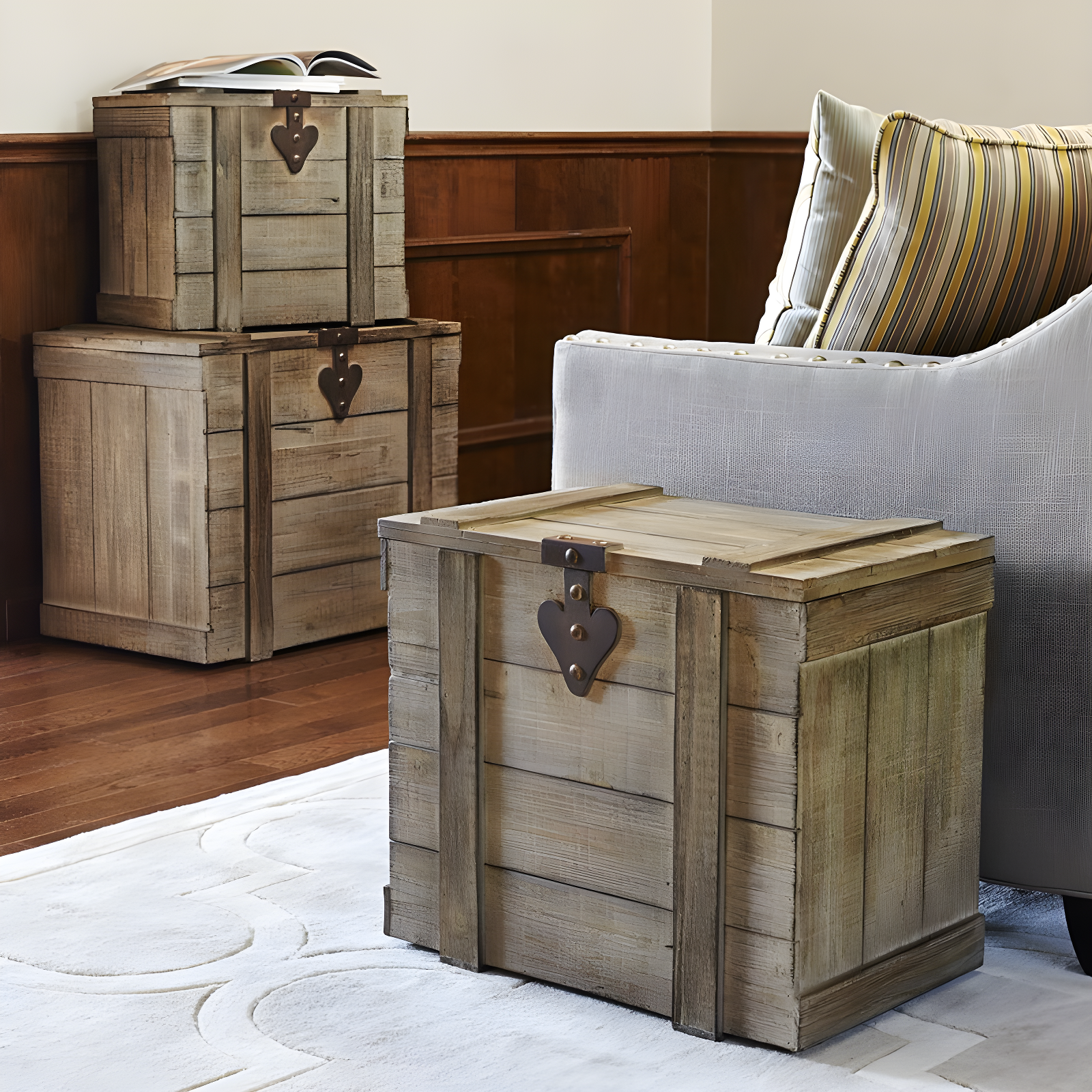 Antiqued Gray Wooden 3-Piece Storage Trunk Set