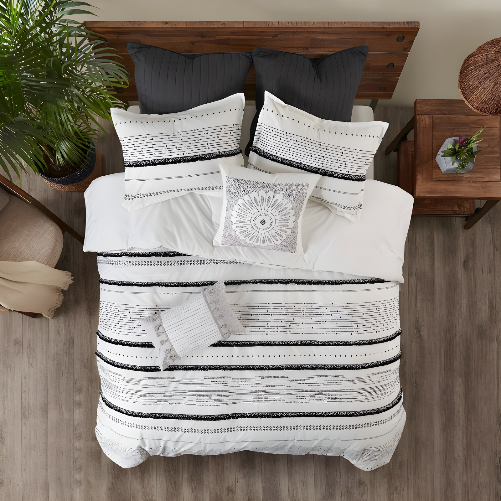 Nea California King Black and White Cotton Duvet Cover Set