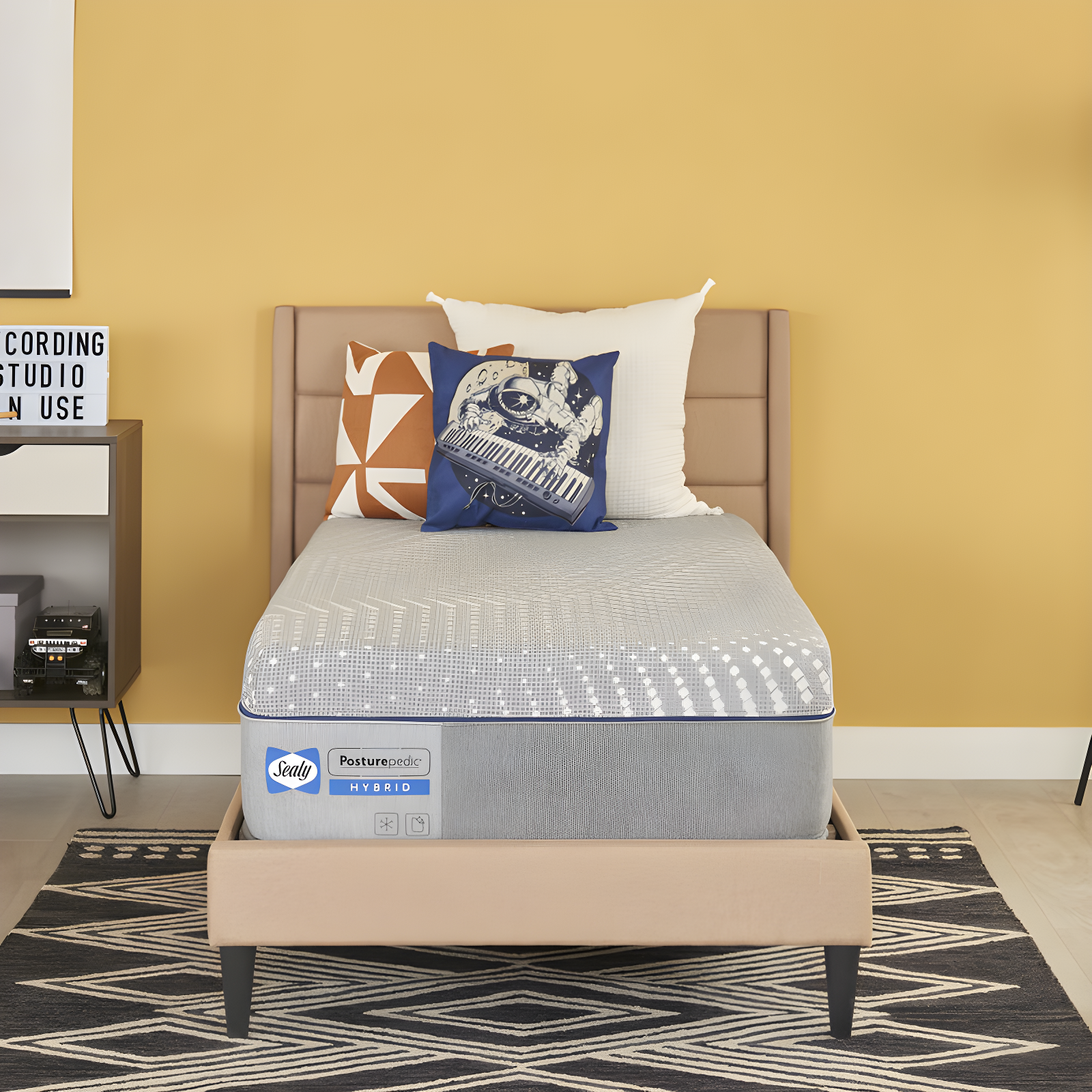 Twin Plush Hybrid Mattress with Gel Memory Foam