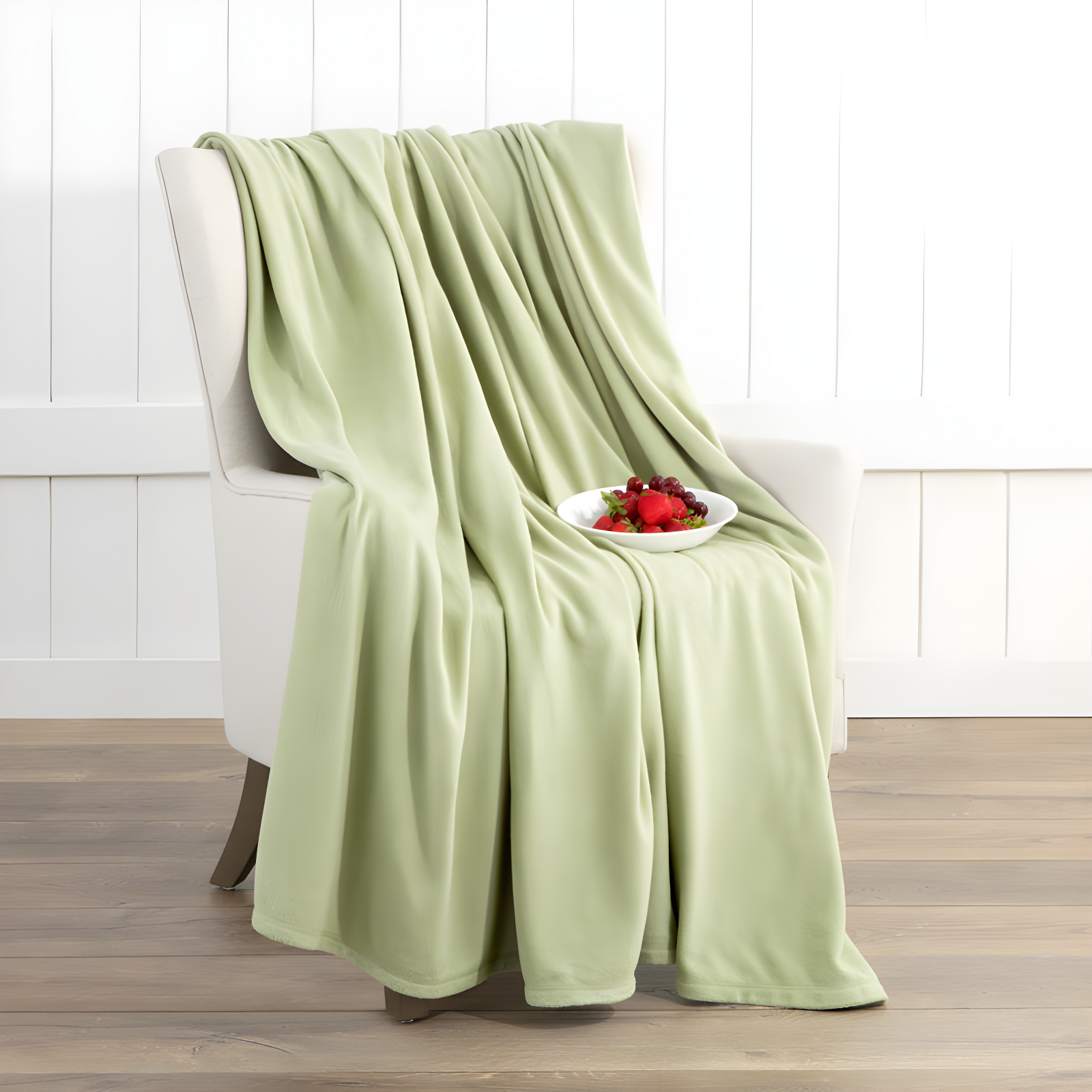 Luxurious Queen-Size Fleece Throw Blanket - Lightweight, Beige