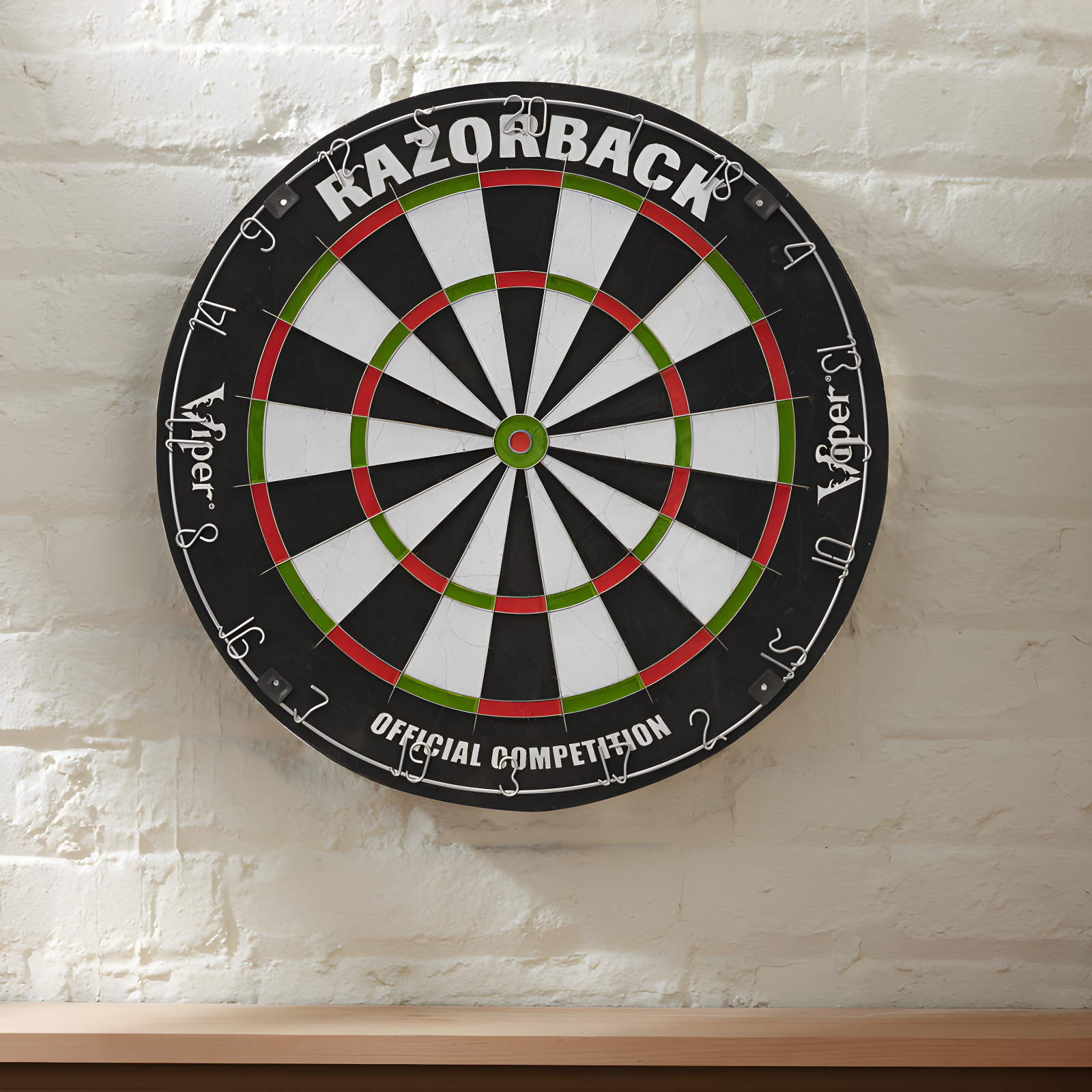 Razorback 18" Black and White Sisal Bristle Dartboard