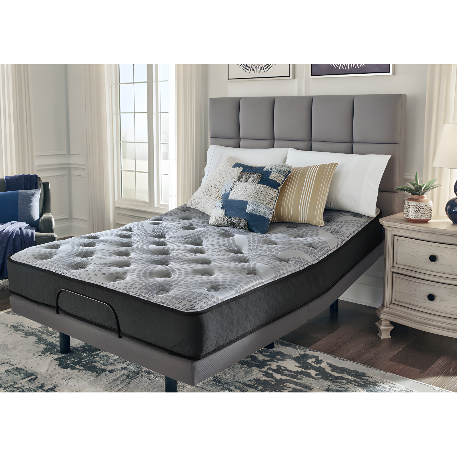 Gray Queen Adjustable Innerspring Mattress with Memory Foam