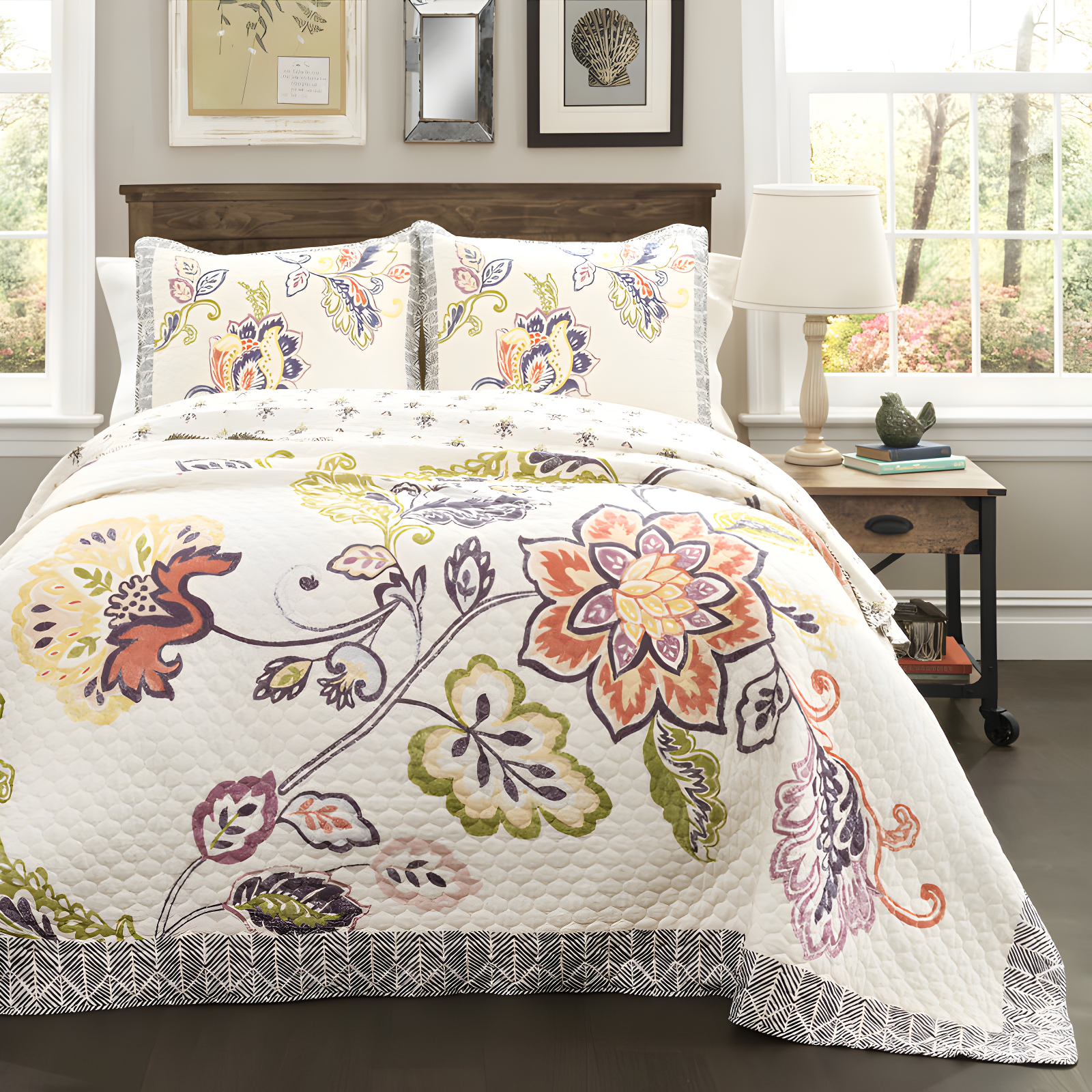Aster Coral and Navy Reversible Cotton King Quilt Set