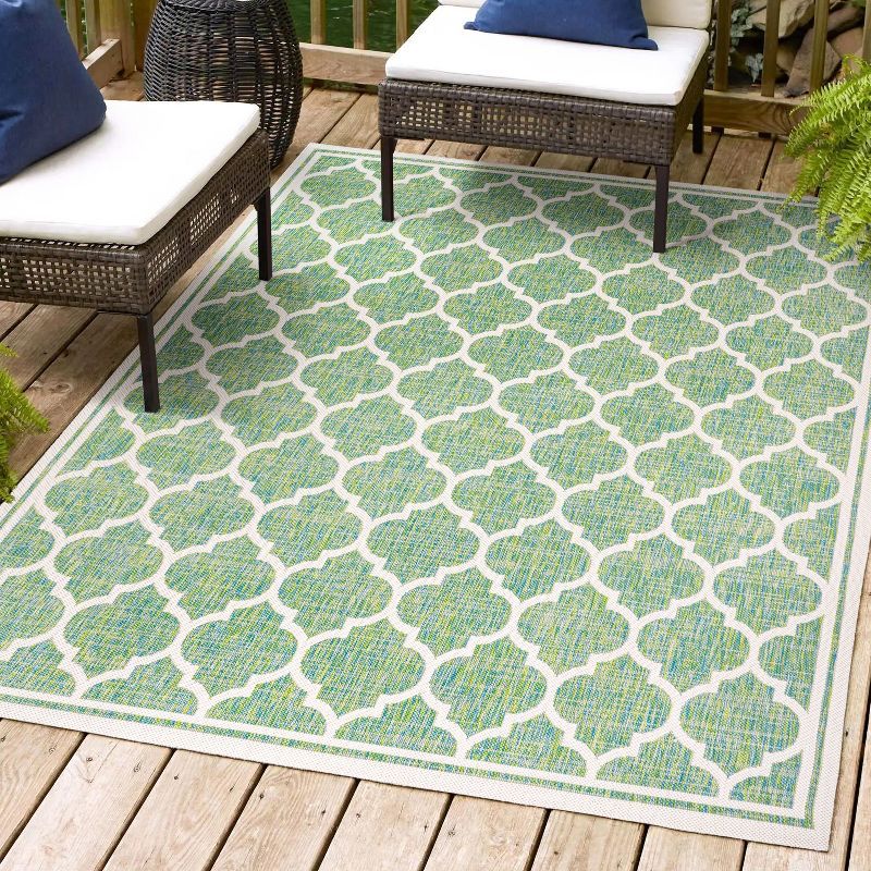 Moroccan Trellis Hand-Woven Gray Indoor/Outdoor Area Rug