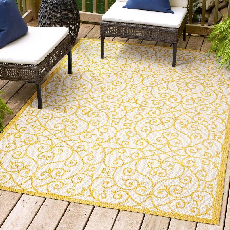 Boho-Chic Filigree Black Synthetic 4' x 6' Indoor/Outdoor Rug