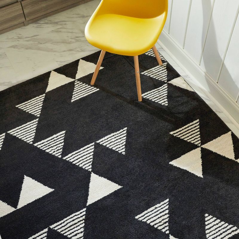 Phoebe Black and White Geometric Kids' Rug, 8' x 10', Synthetic