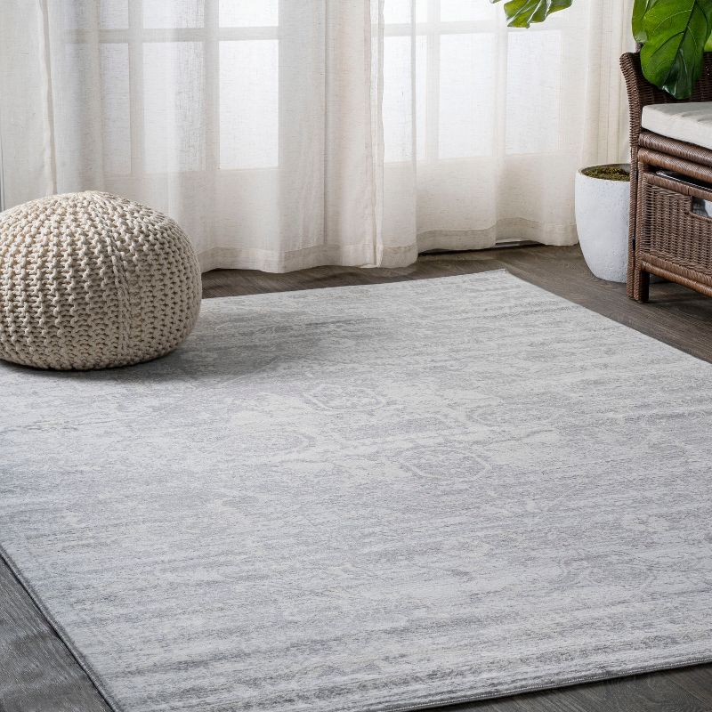 Gray Synthetic 4' x 6' Persian Medallion Area Rug