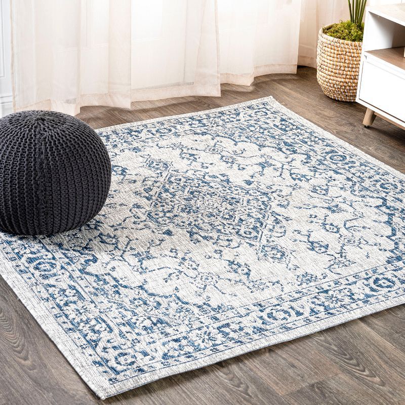 Rozetta Gray and Navy Medallion 5' Square Indoor/Outdoor Rug