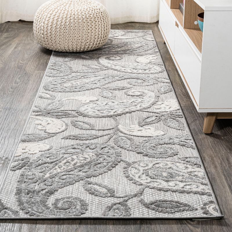 Boho Paisley Light Gray/Ivory 2x10 Indoor/Outdoor Runner Rug